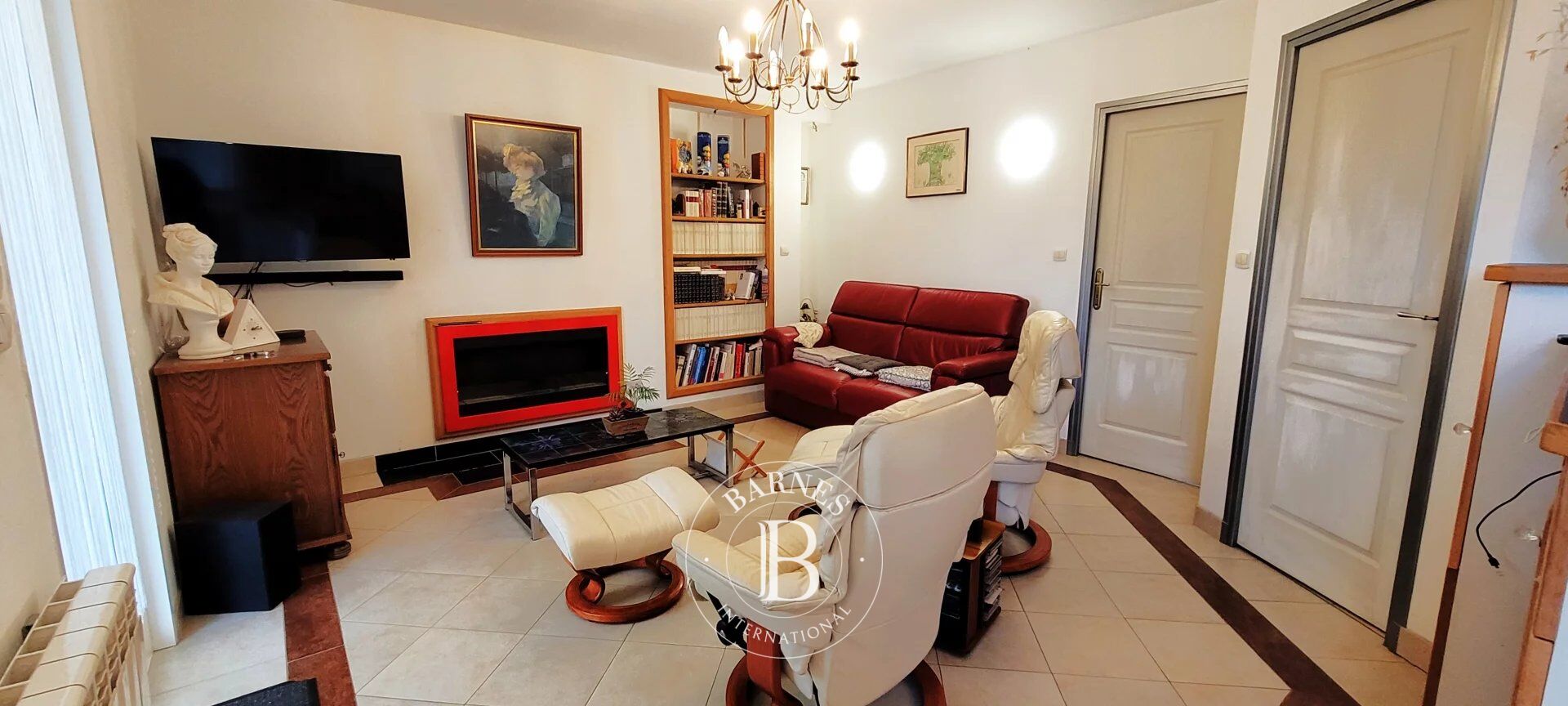 MANOR HOUSE WITH GITES AND STUDIO FLAT - picture 2