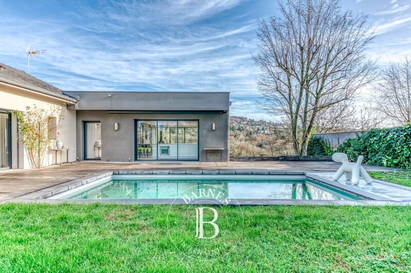 Rented, House Limonest - picture 1