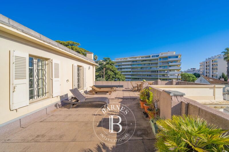CANNES CENTER - 2 APARTMENTS 4 ROOMS - TERRACES - GARAGE
