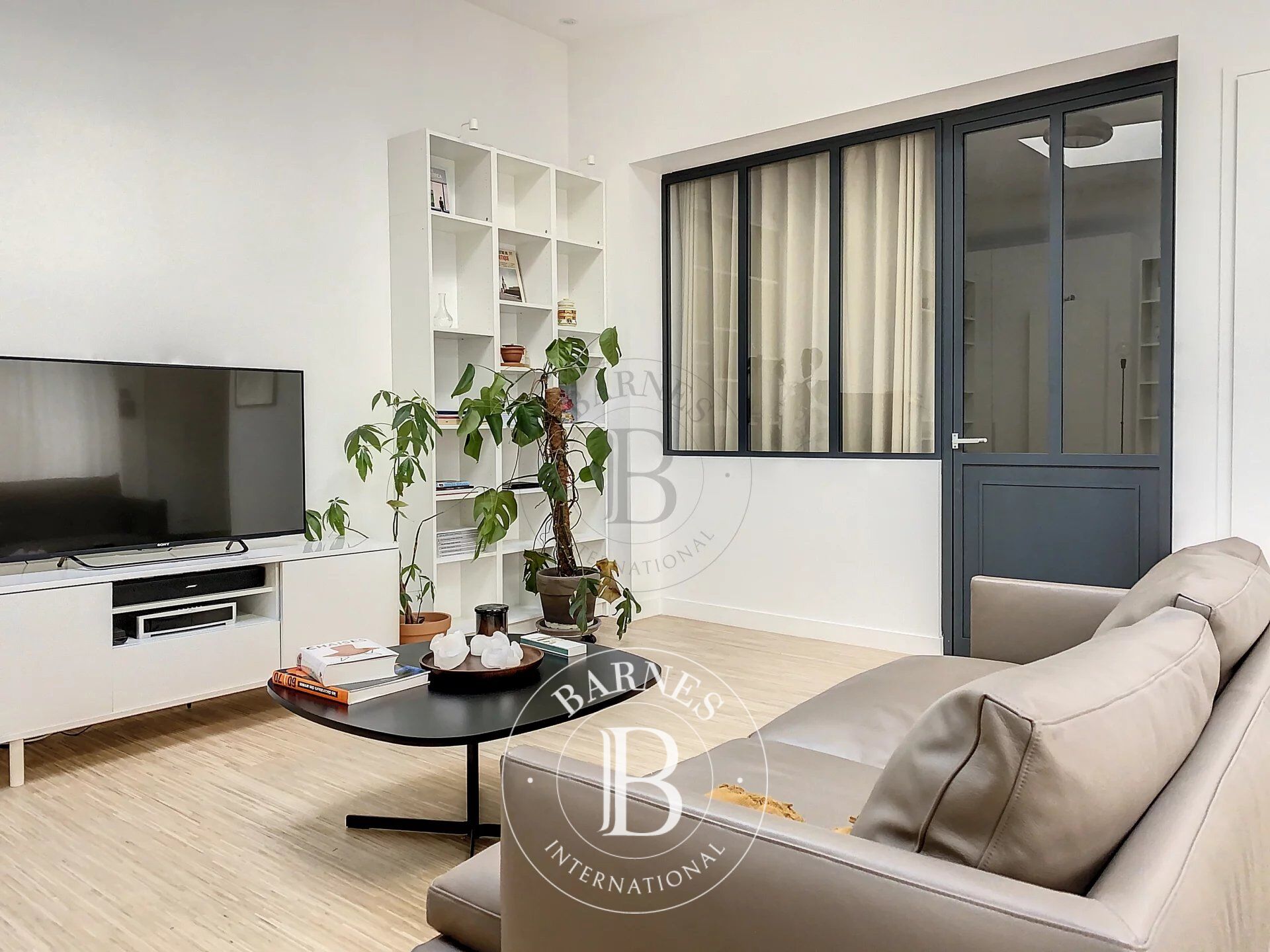 For Rent Apartment | Paris 10ème - picture 5