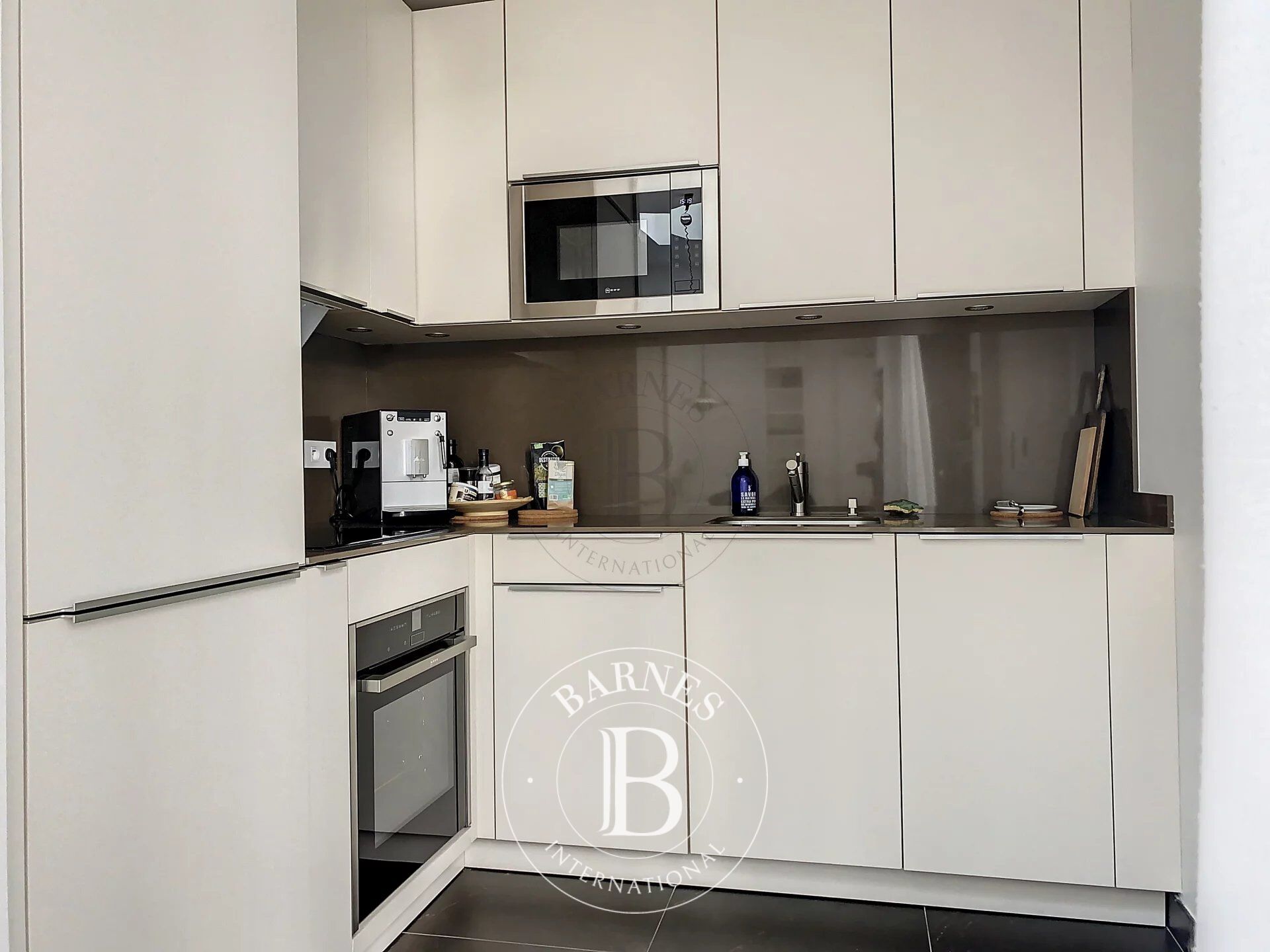 For Rent Apartment | Paris 10ème - picture 4