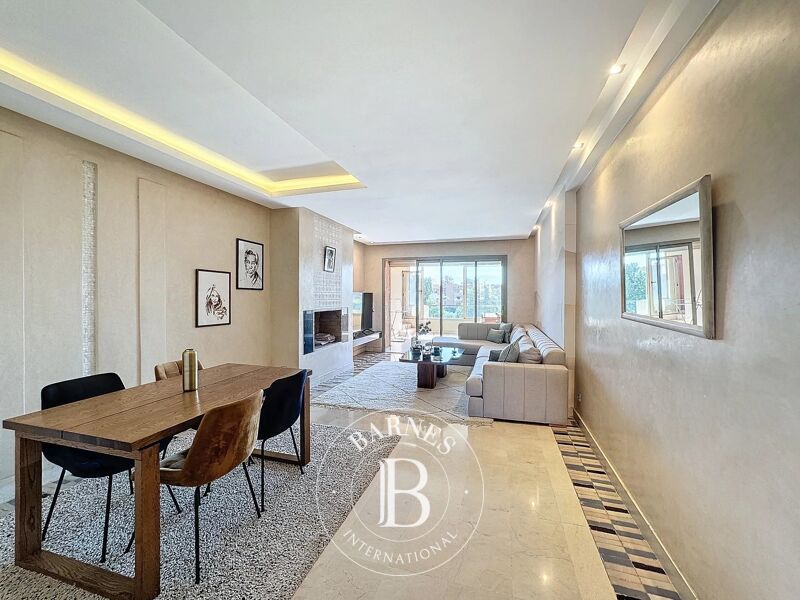 APPARTEMENT DE CHARME AU DERNIER ÉTAGE D' un golf