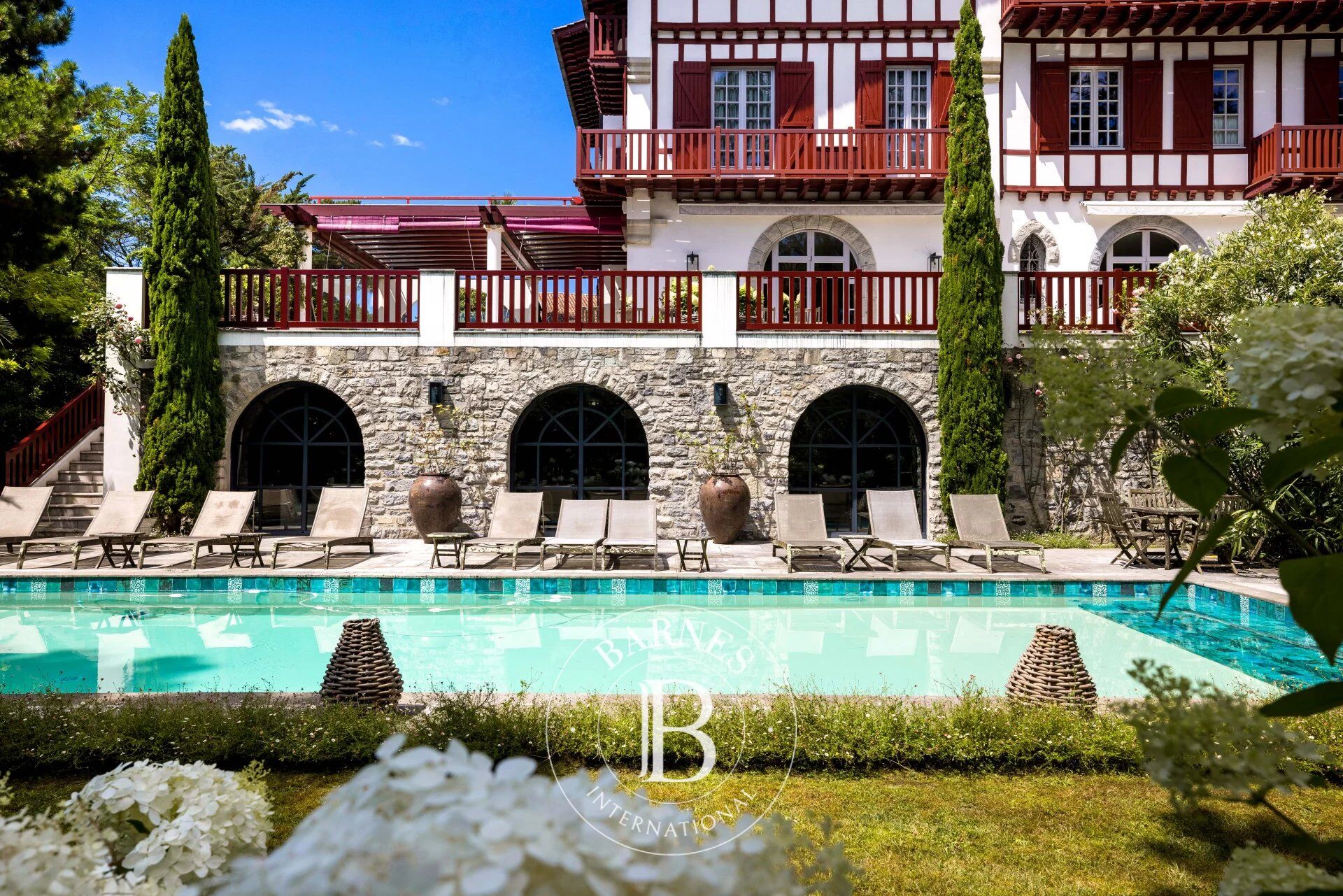 ISATZIA - Propriété néo-basque d'exception avec piscine au coeur de ville - Biarritz - picture 2