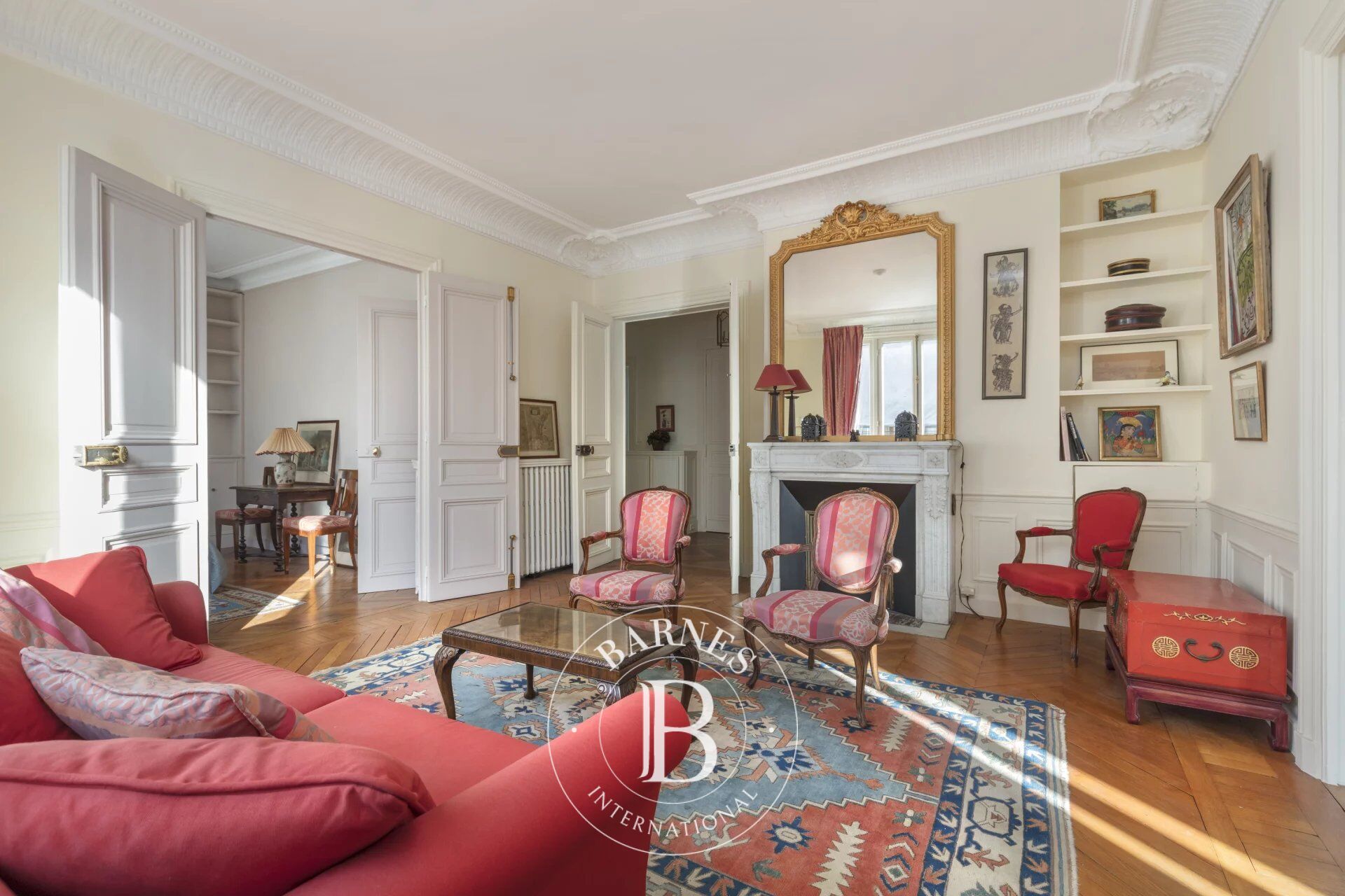 EXCLUSIVITE Paris 8 - Triangle d'or / Boccador : Appartement traversant - Balcons -  2 chambres. - picture 2