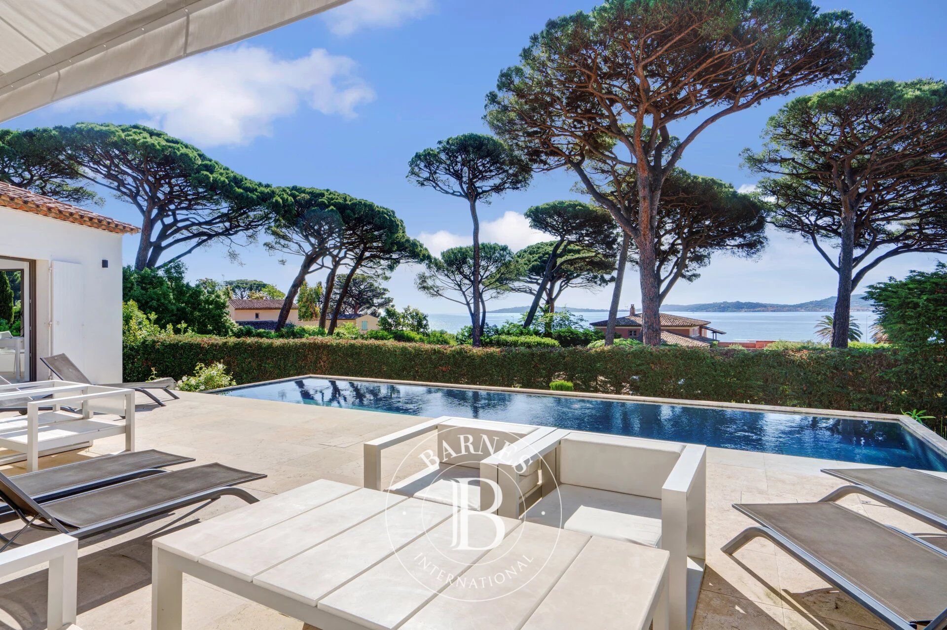 GRIMAUD - VILLA DE PLAIN PIED VUE MER - 5 CHAMBRES - picture 1