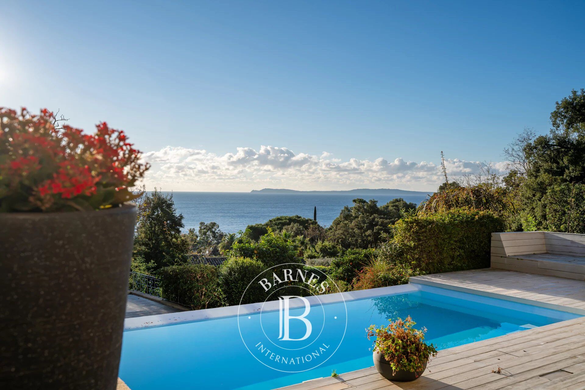 Rayol-Canadel - Contemporary villa with exceptional sea view and infinity pool - picture 3