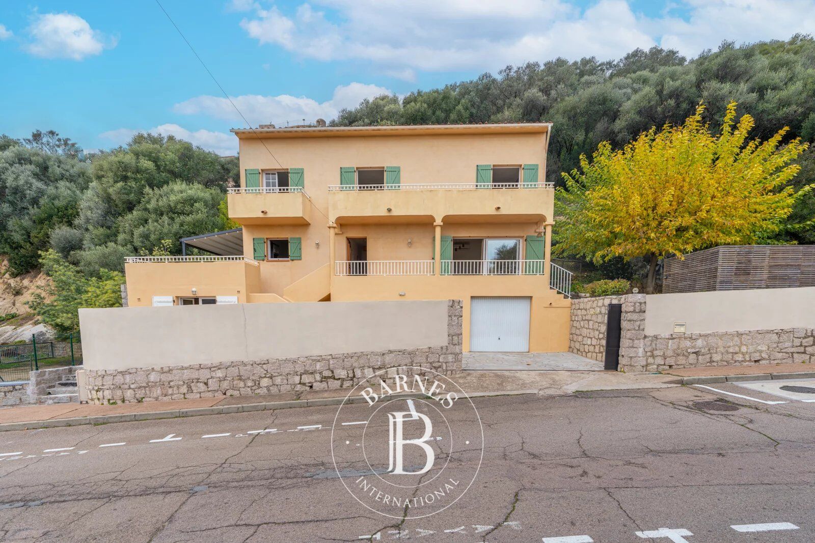 Porto-Vecchio. 3-Bedroom Villa with Studio. Panoramic View of the Port - picture 2