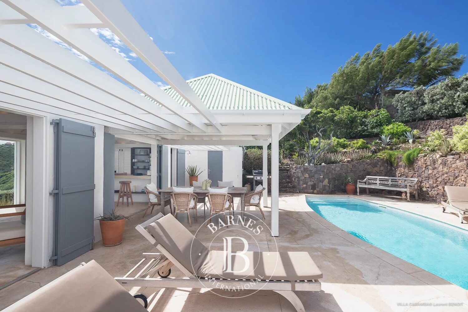 Villa in Pointe Milou - picture 1