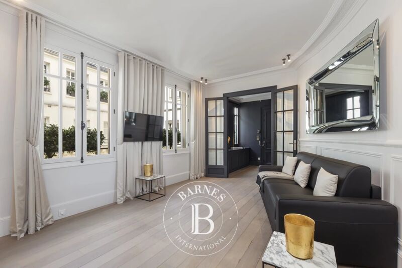 Rented, Apartment Paris 1er - picture 2