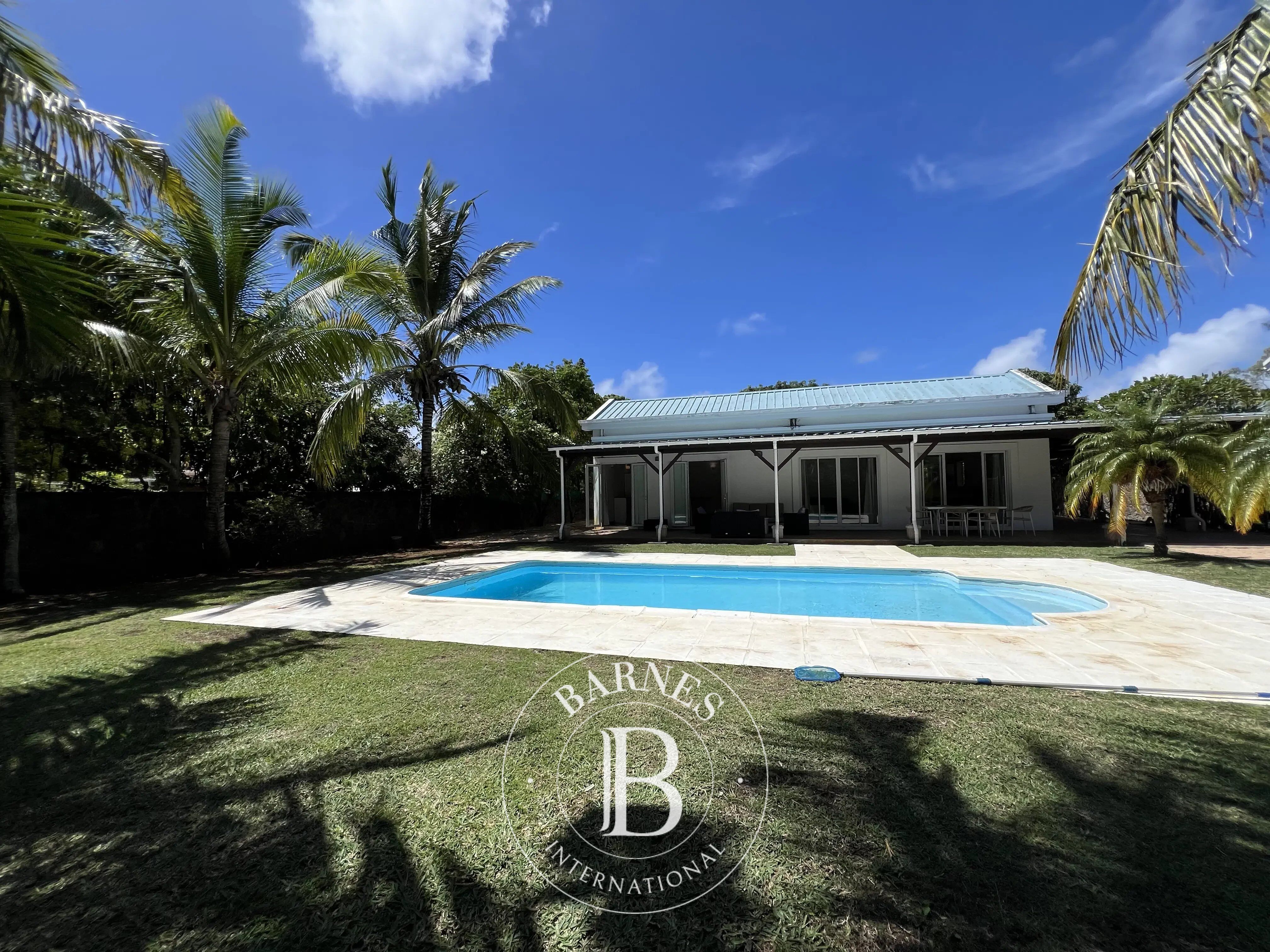 ROCHES NOIRES - Villa Lumineuse dans Domaine Sécurisé, Proche d’Azuri - picture 1