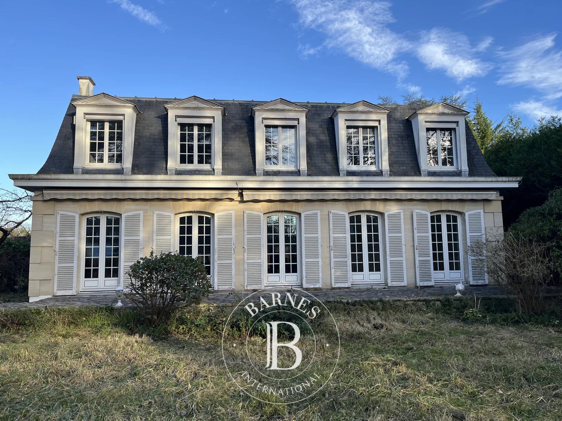 Le Vésinet, Ibis district - 220m² (2,368 sq ft) family house set on a 1,200m² (12,917 sq ft) plot - picture 1