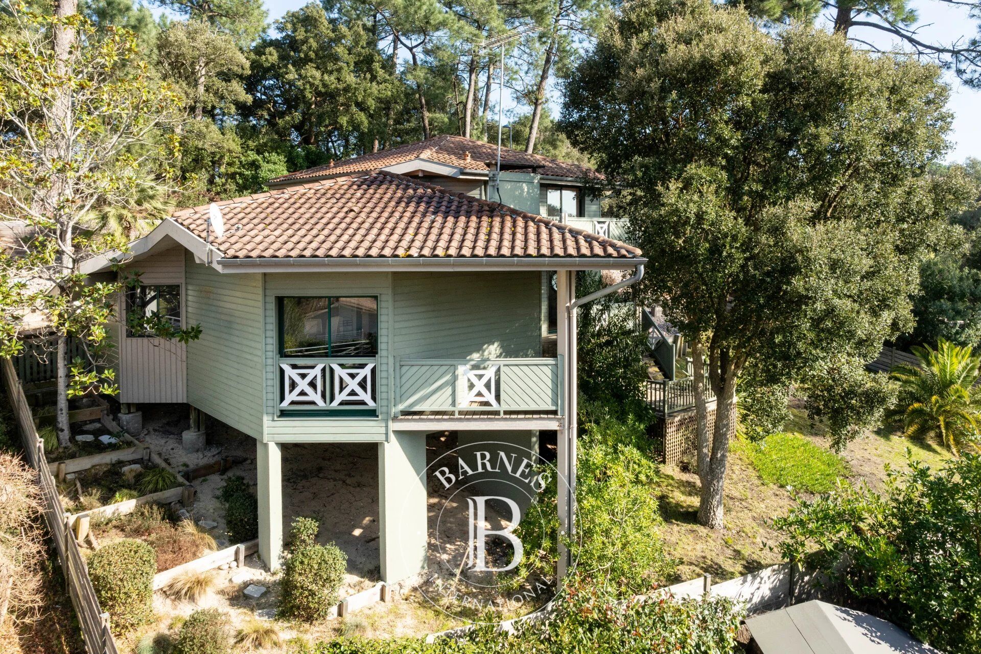 SEIGNOSSE, VILLA SOBRE EL GOLF - picture 2