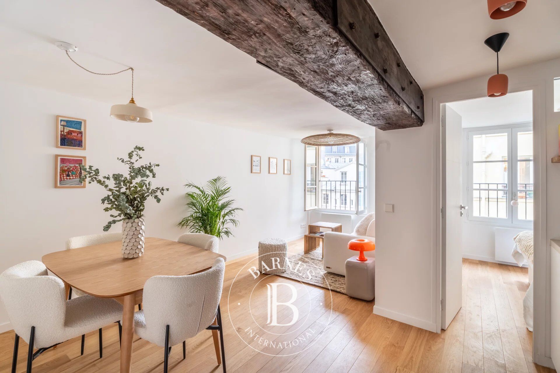 Vente appartement - Paris 3 - Rue Charlot - Hôtel Particulier -Entièrement Rénové et meublé - picture 1