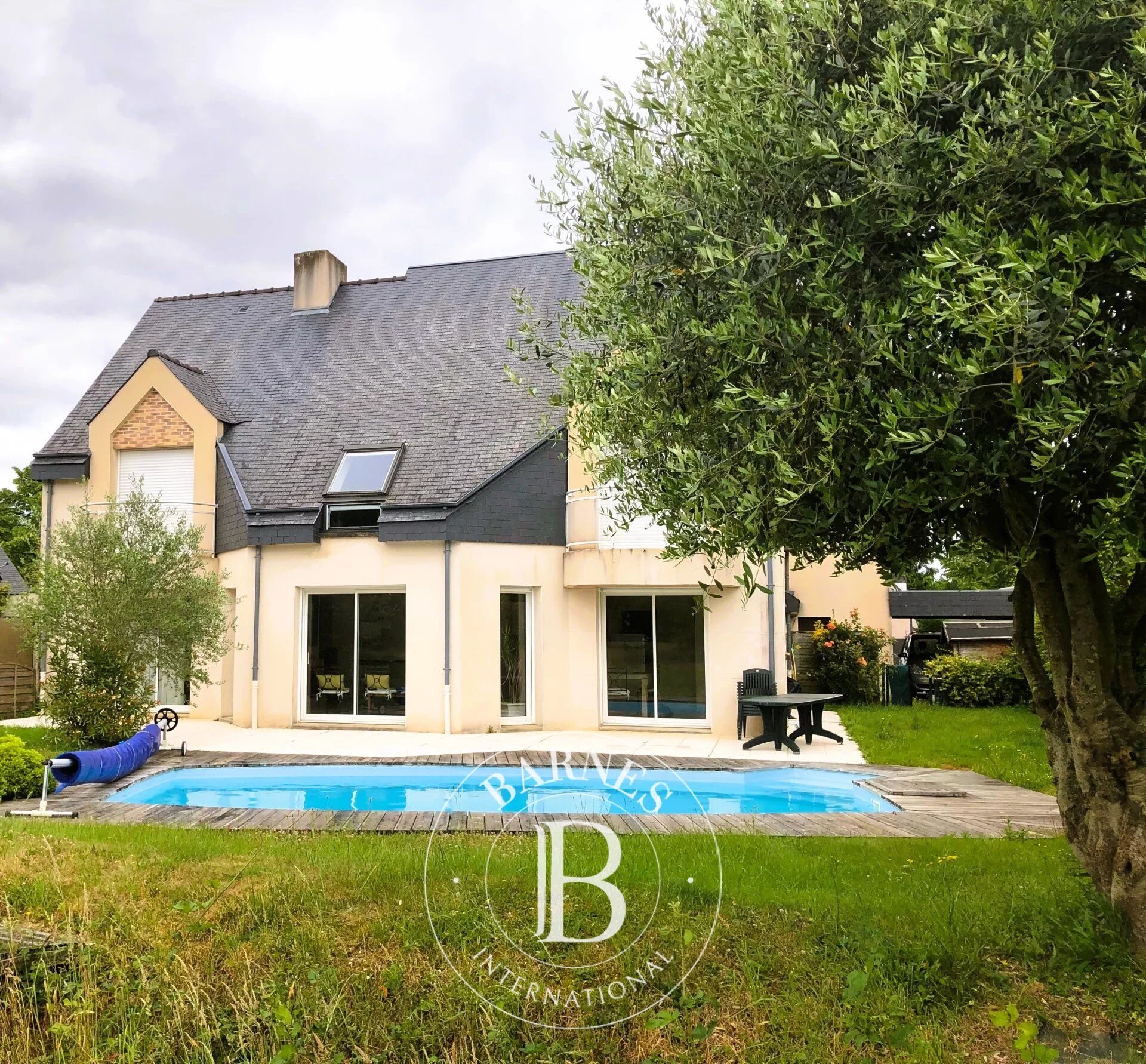 Rennes Métropole - House of more than 200 m2 with view on the golf course - Land of 765 m2 - picture 1