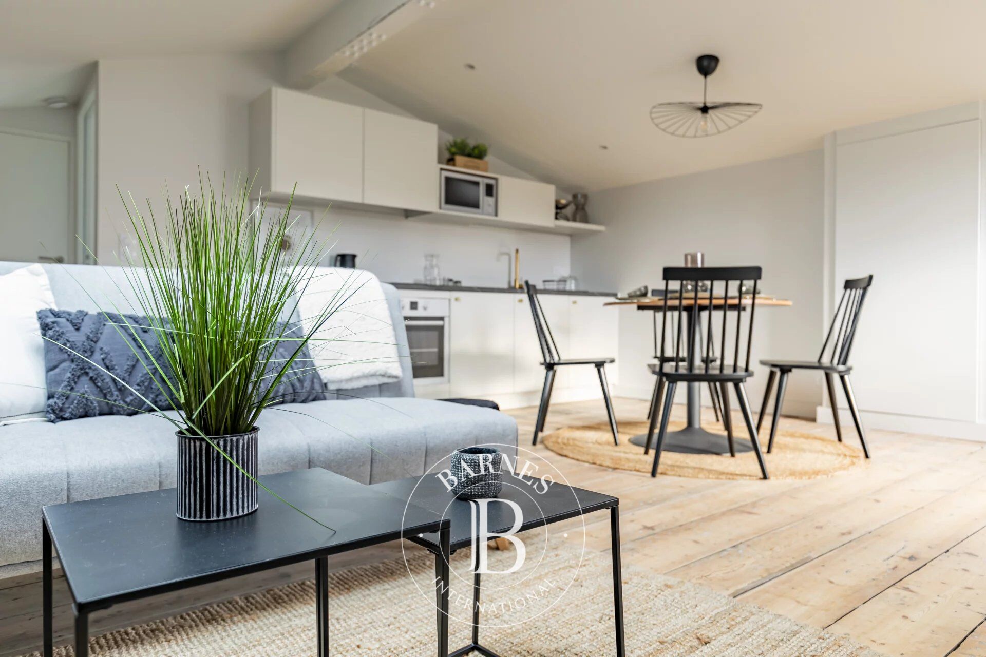 Bordeaux Palais Gallien - 2-Room Apartment - Top Floor - picture 3