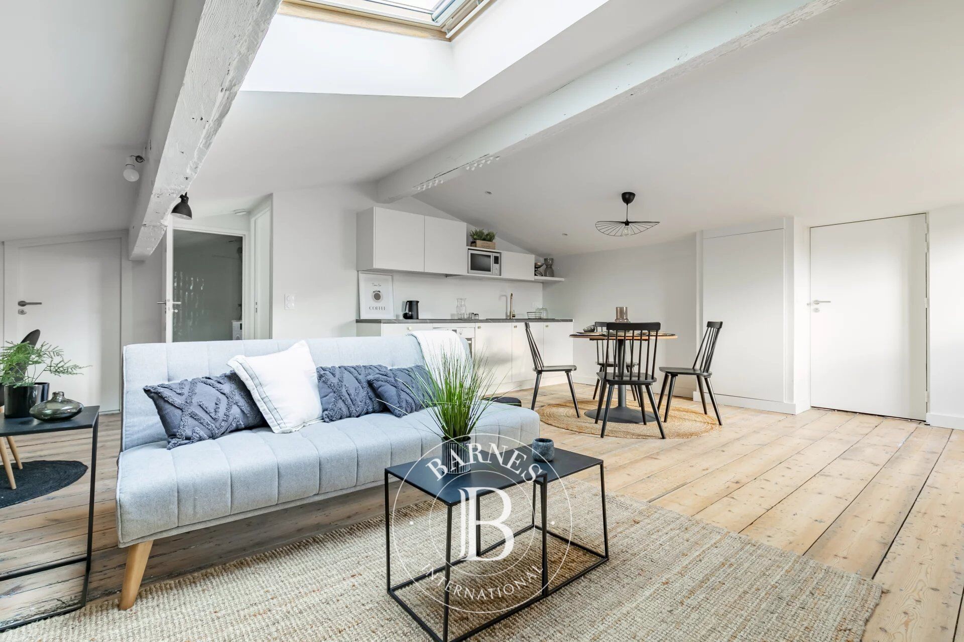 Bordeaux Palais Gallien - 2-Room Apartment - Top Floor - picture 1