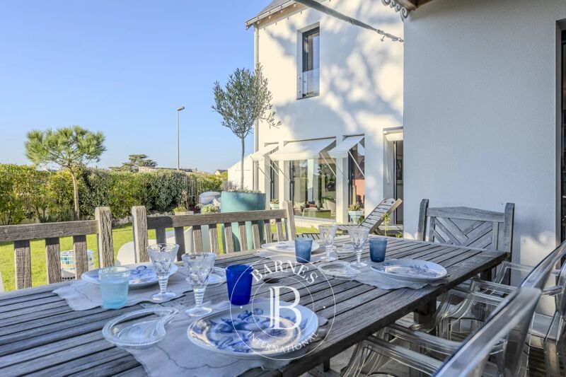 PIRIAC-SUR-MER – Élégante maison contemporaine à deuxpasdelamer