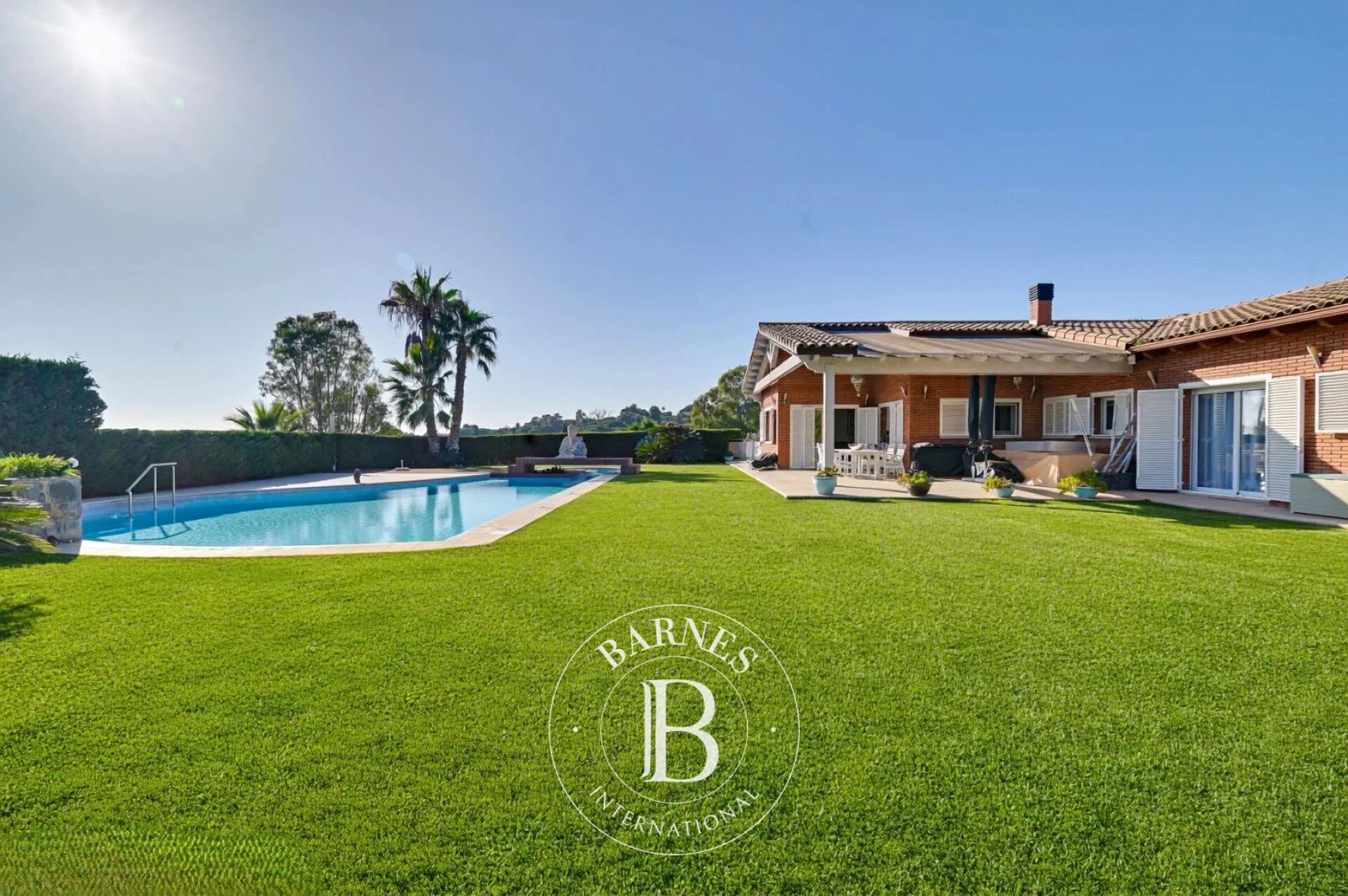 Increíble casa en una sola planta con vistas al mar en St. Andreu de Llavaneres, Barcelona. - picture 2