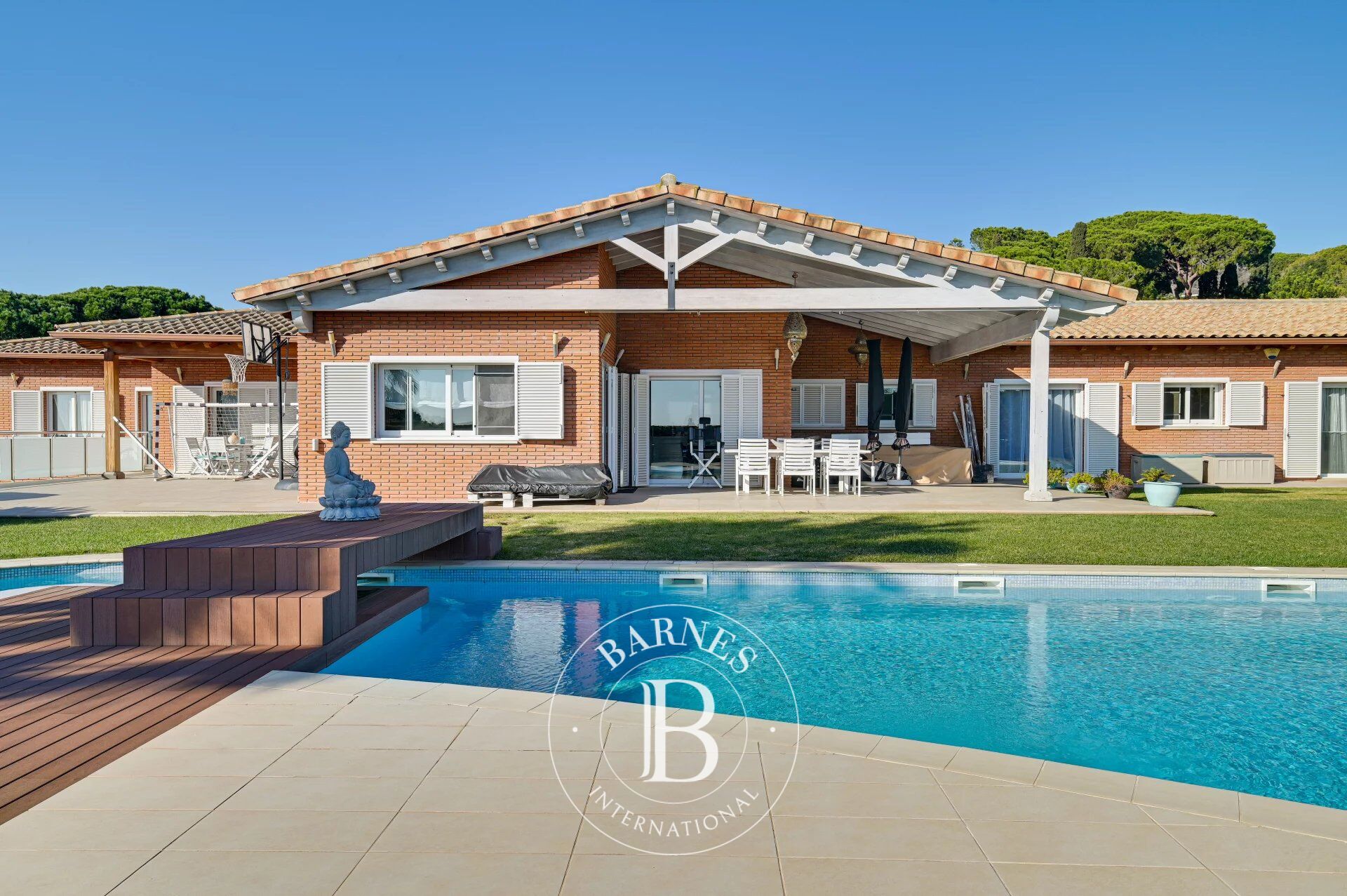 Increíble casa en una sola planta con vistas al mar en St. Andreu de Llavaneres, Barcelona. - picture 3