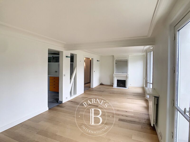 Loué, Appartement Paris 8ème - picture 2