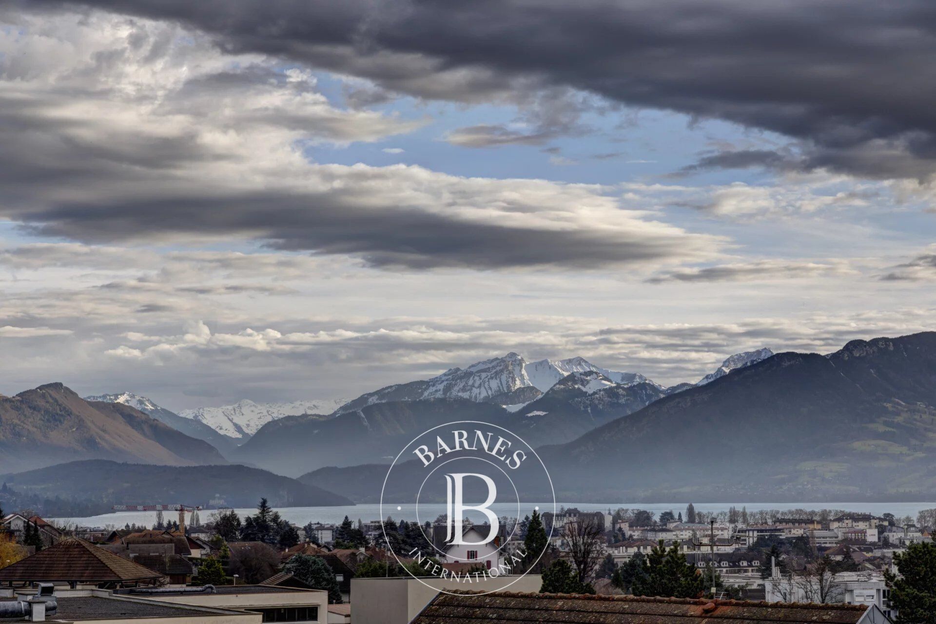 BARNES ANNECY – Annecy-le-Vieux – 7 Rooms + Terrace with Lake and Mountain Views - picture 1