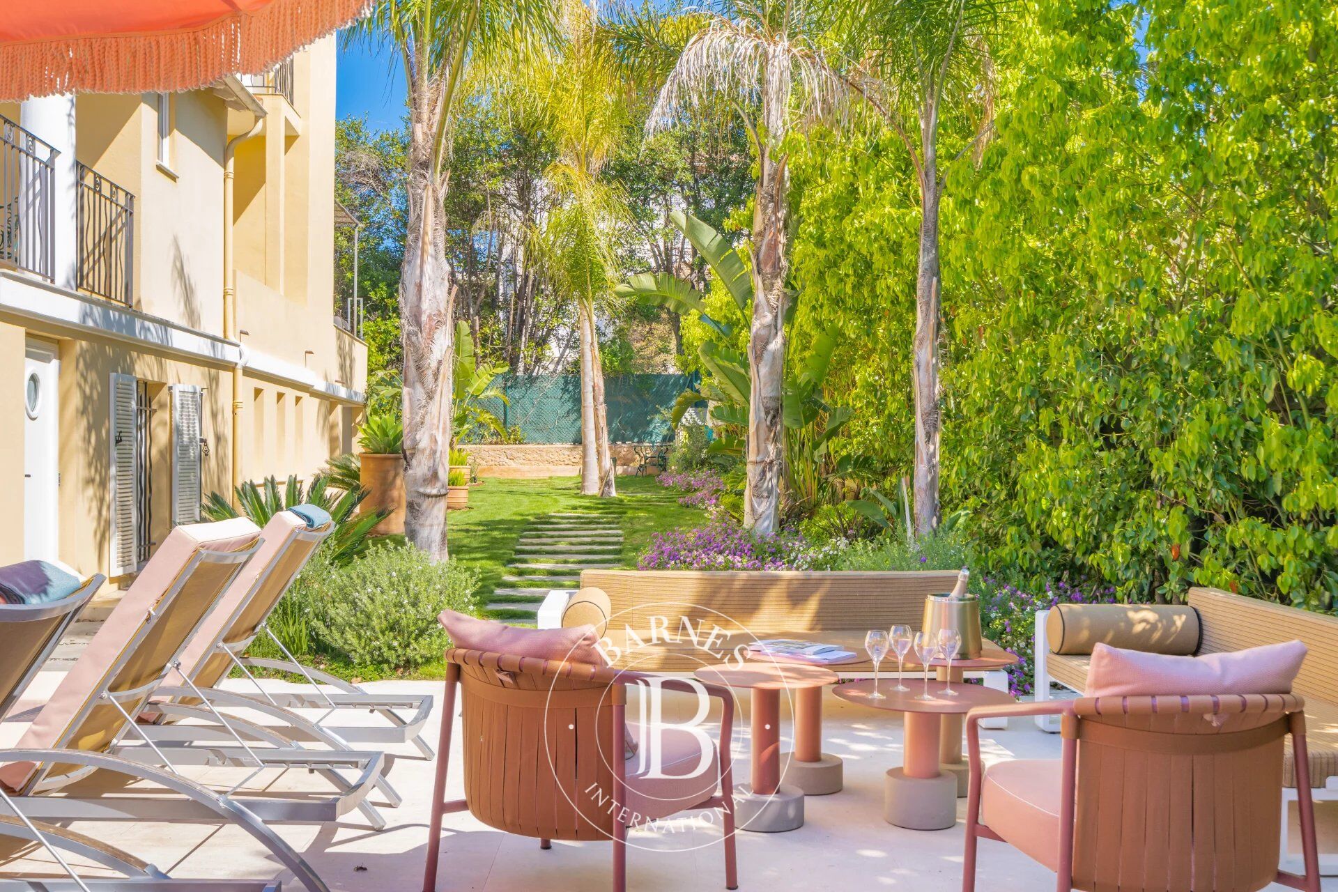 Villa Antibes - picture 2