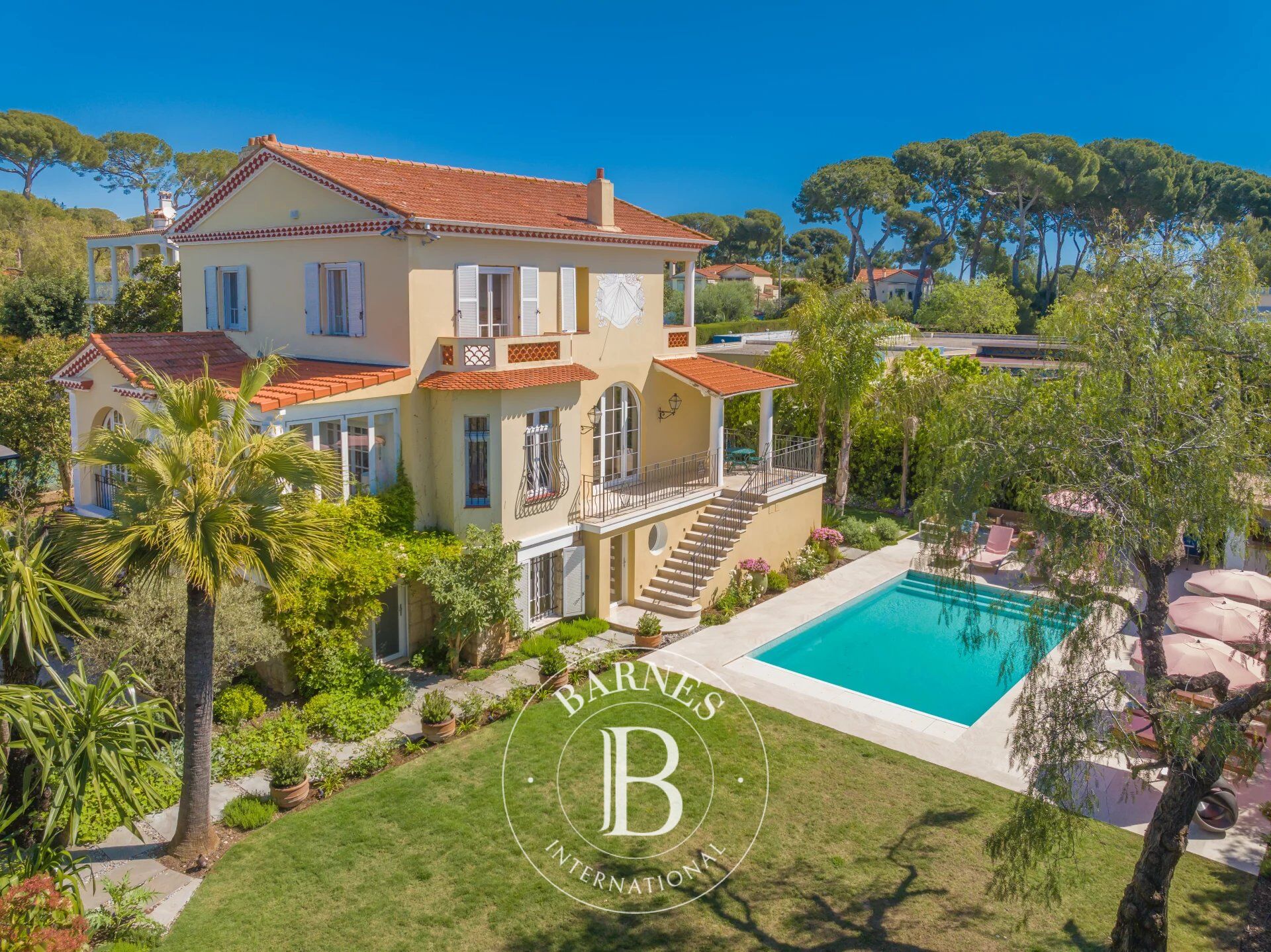 Villa Antibes - picture 1