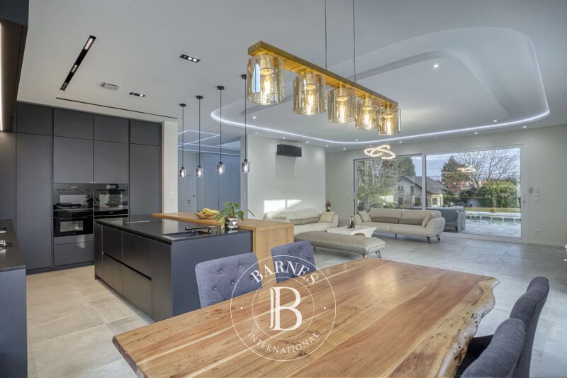 Venta, Villa Divonne-les-Bains - picture 1