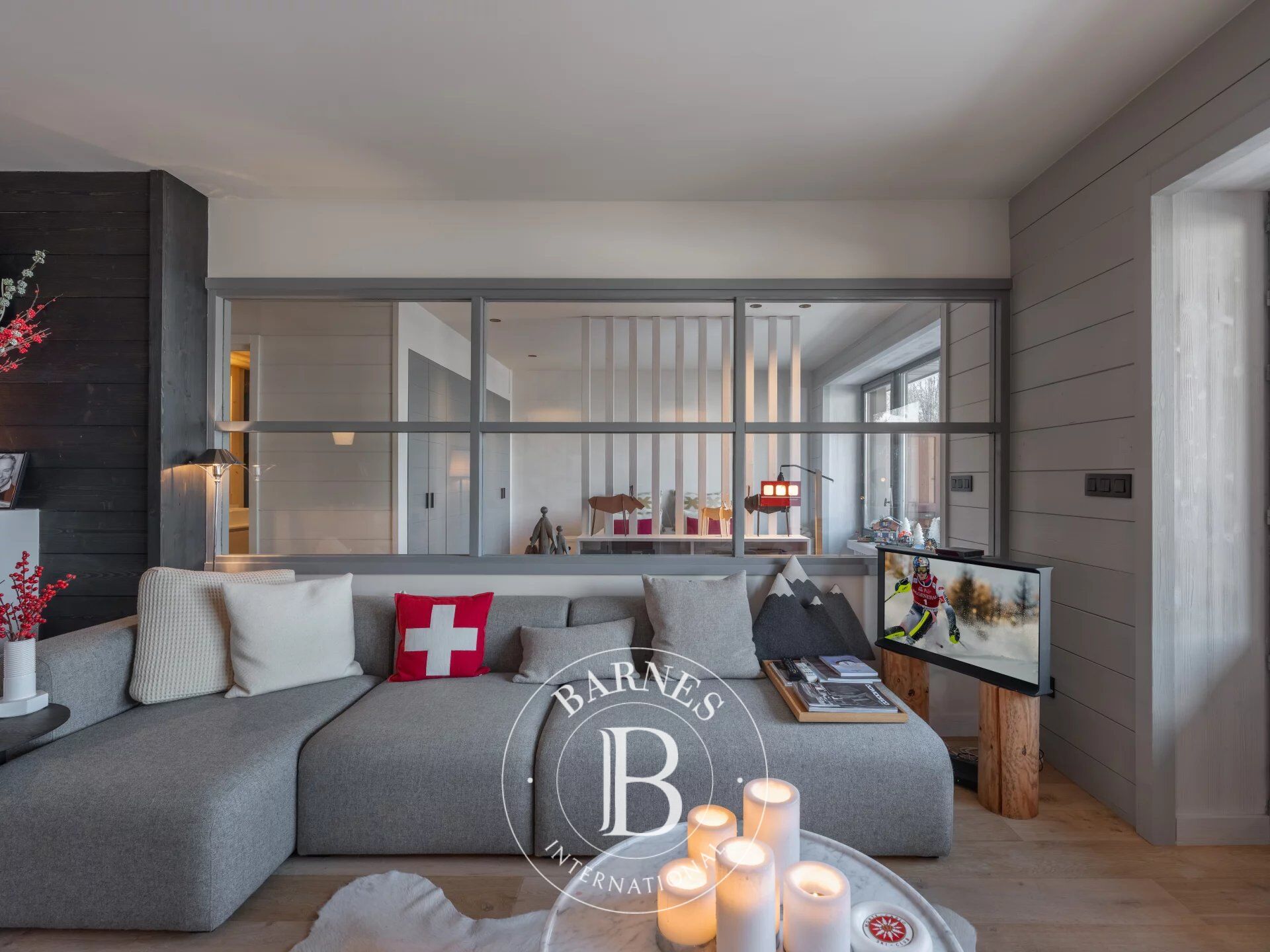 MEGÈVE - PROCHE CENTRE ET REMONTÉES - APPARTEMENT 2 CHAMBRES AVEC VUE EXCEPTIONNELLE - picture 2