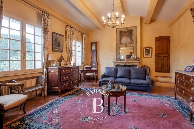 VENTE – CASSIS – BASTIDE – 6 CHAMBRES - PISCINE - VUE MER