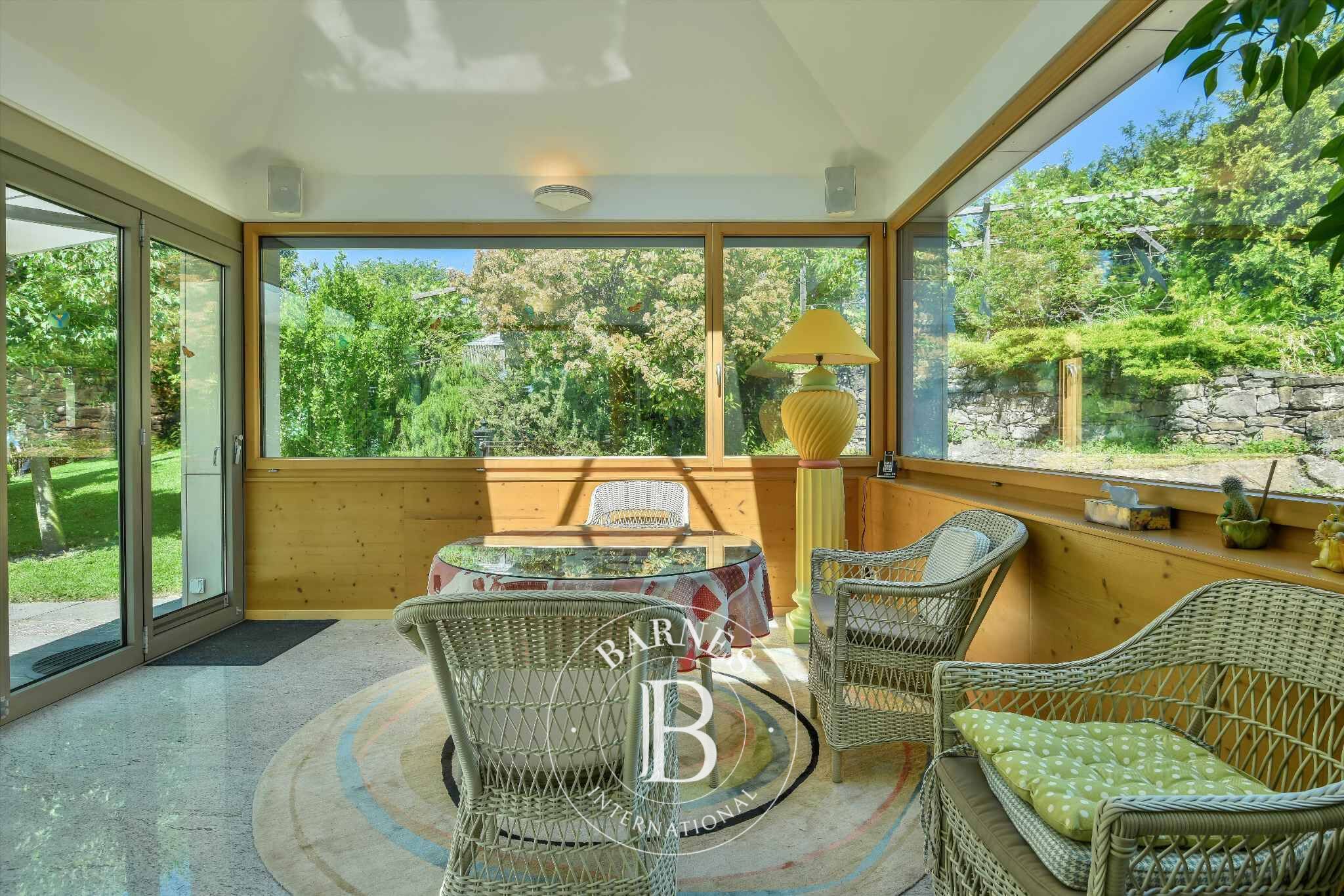 Villa Montreux - picture 9