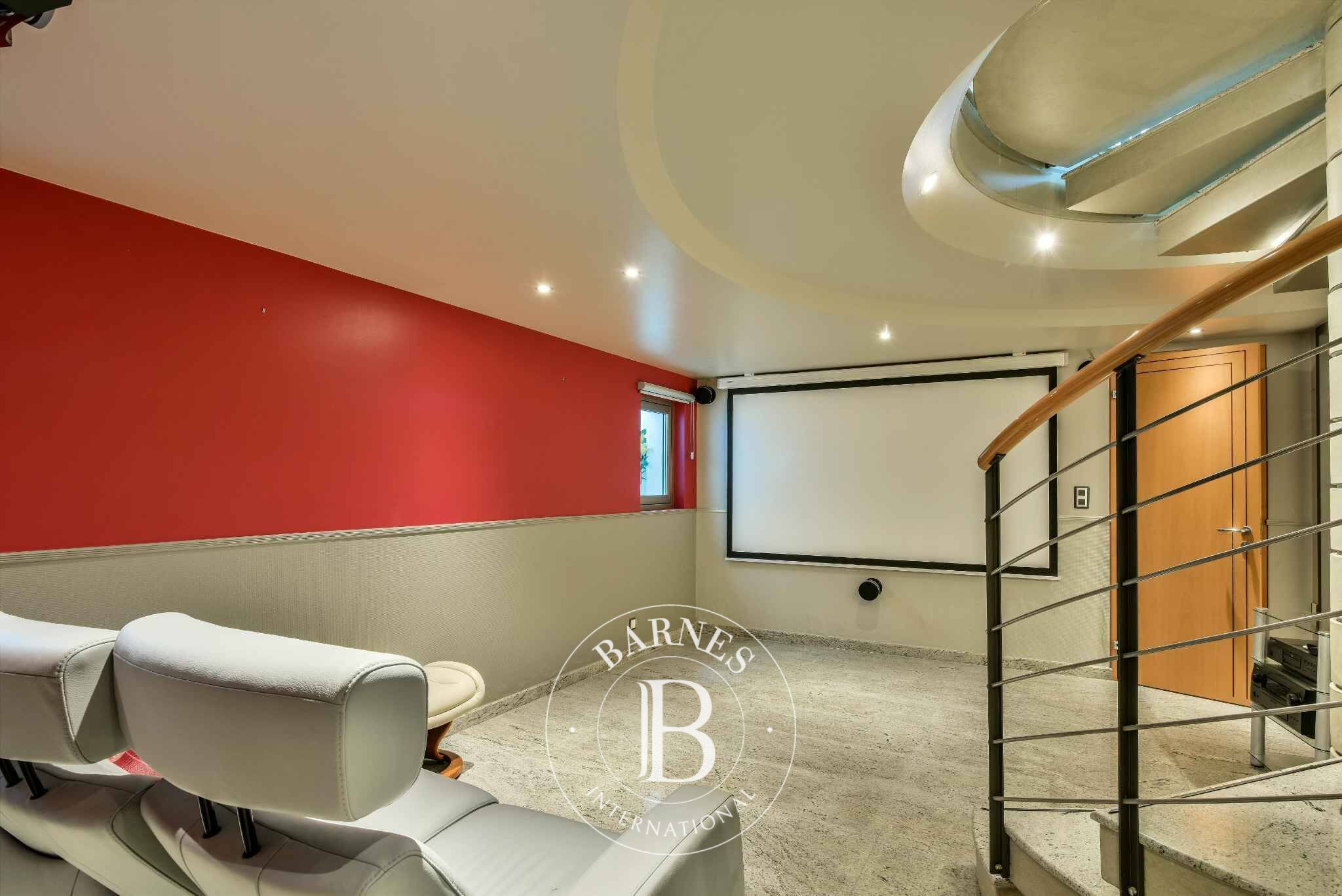 Villa Montreux - picture 12