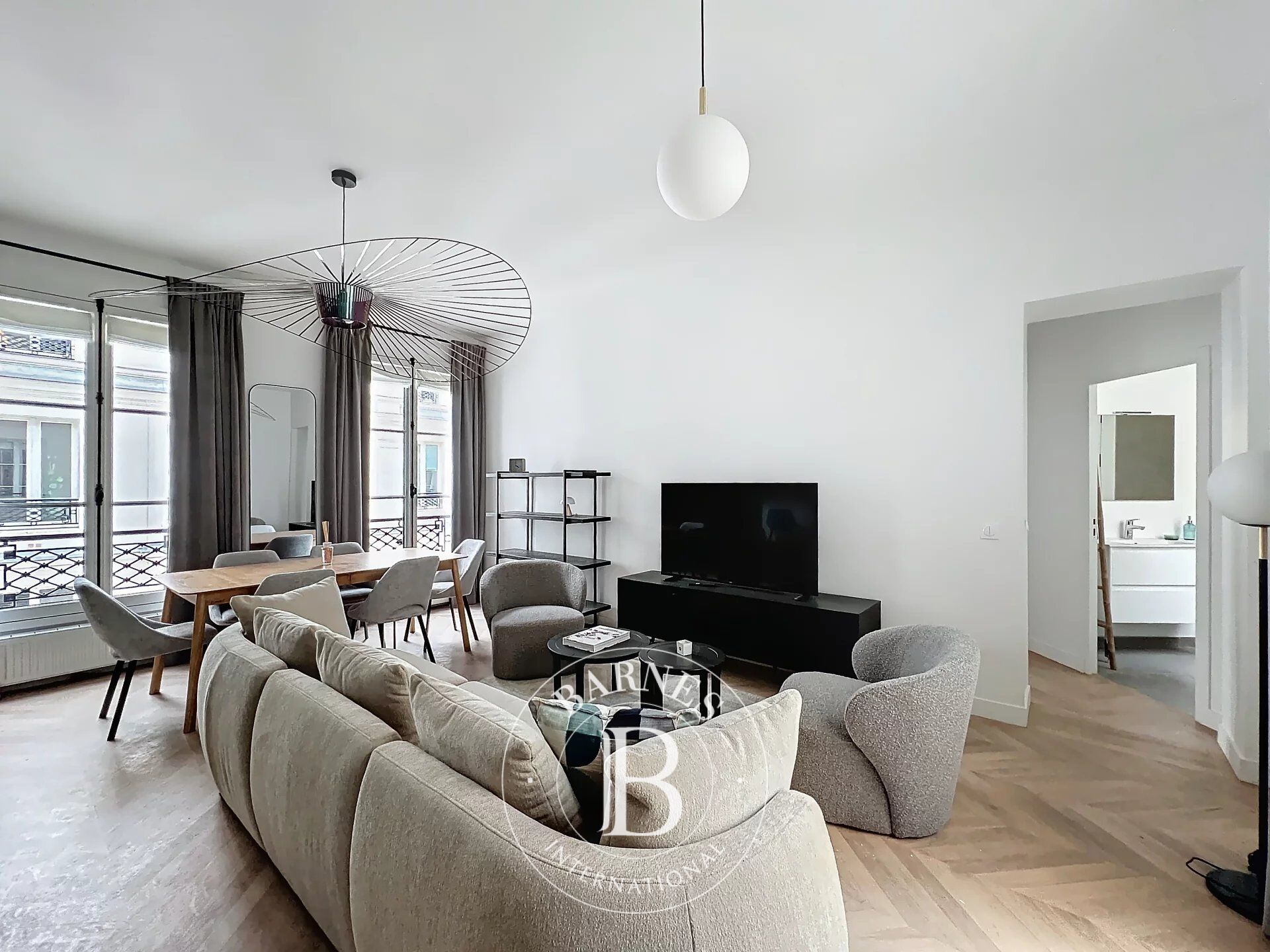 Piso Paris 8ème - picture 2