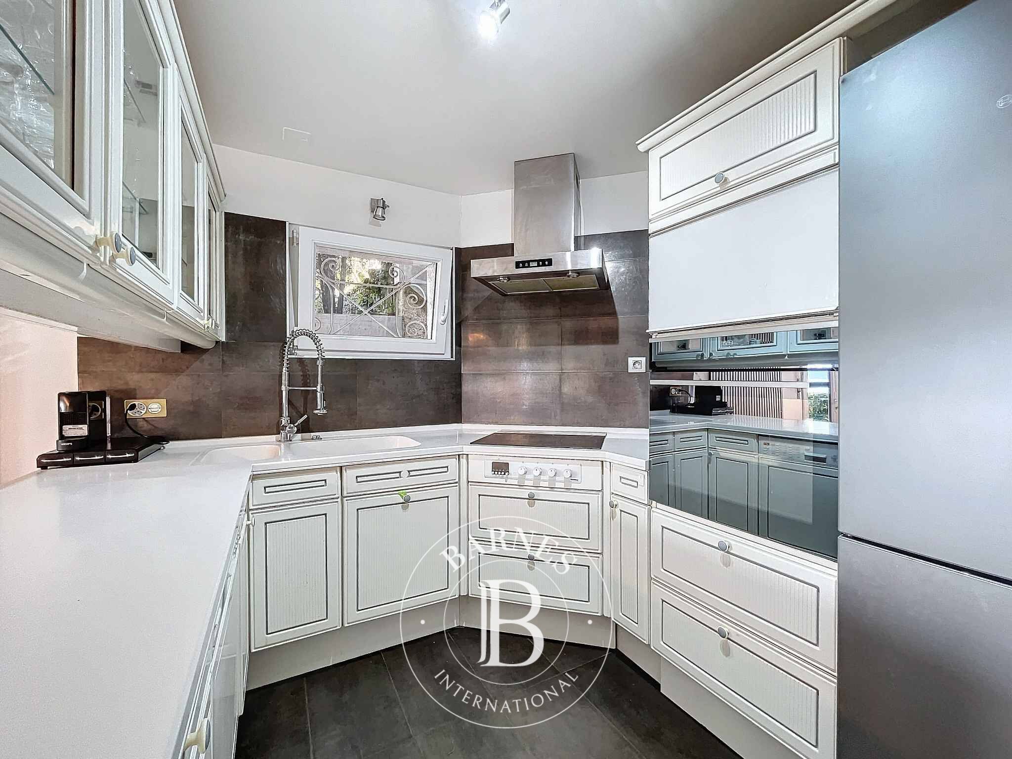 Villa Montreux - picture 6