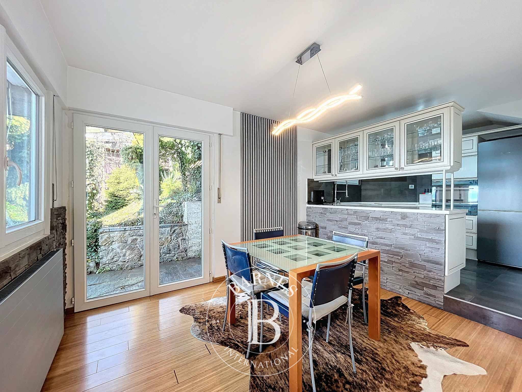 Villa Montreux - picture 5