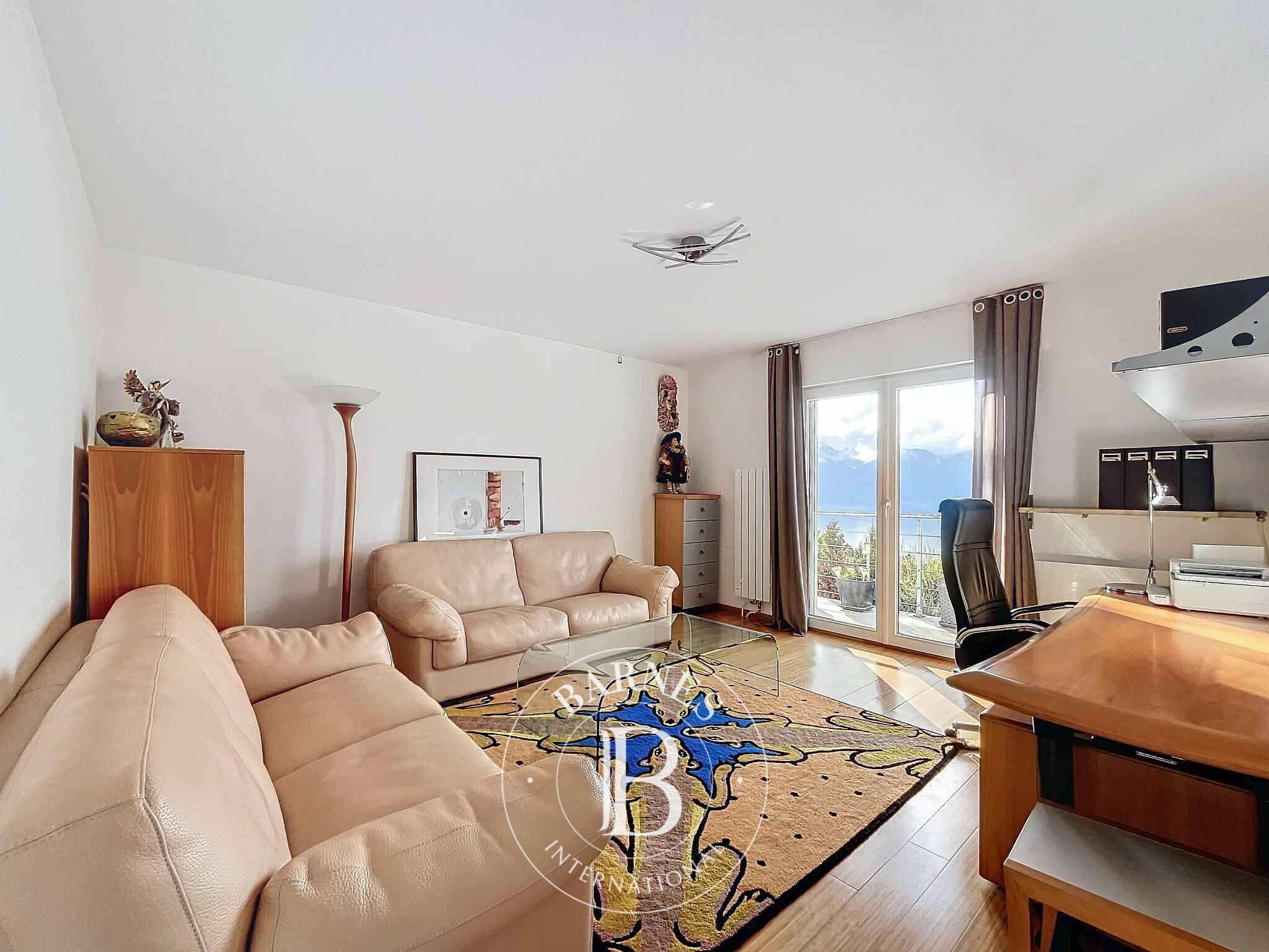 Villa Montreux - picture 11