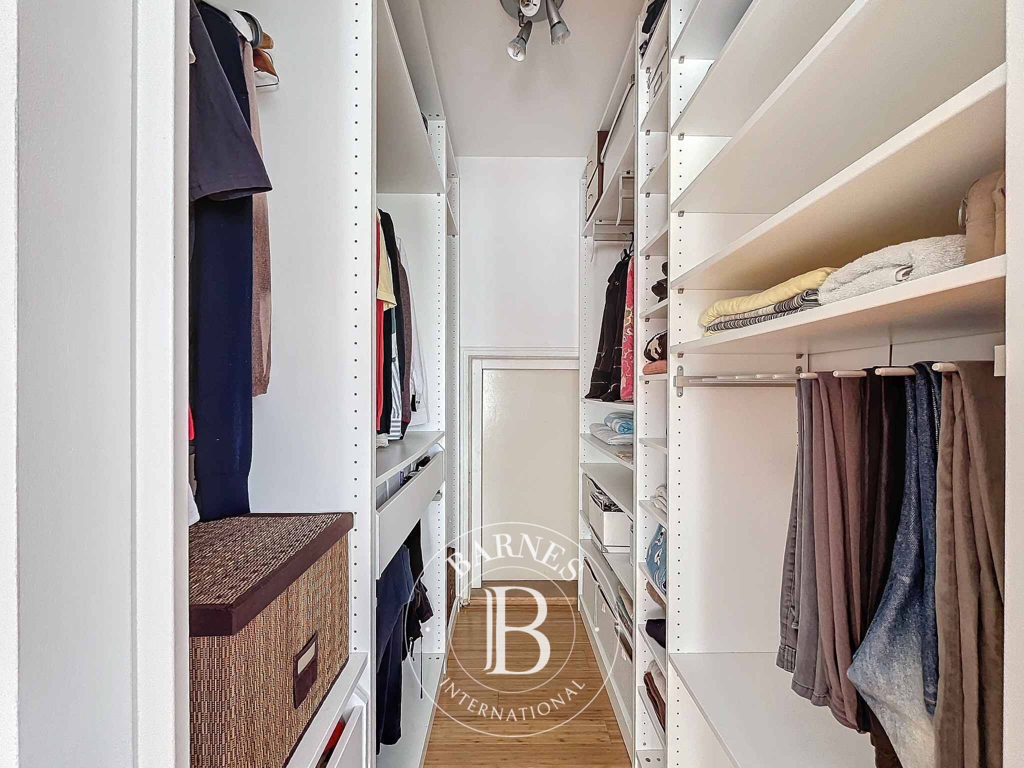 Villa Montreux - picture 9