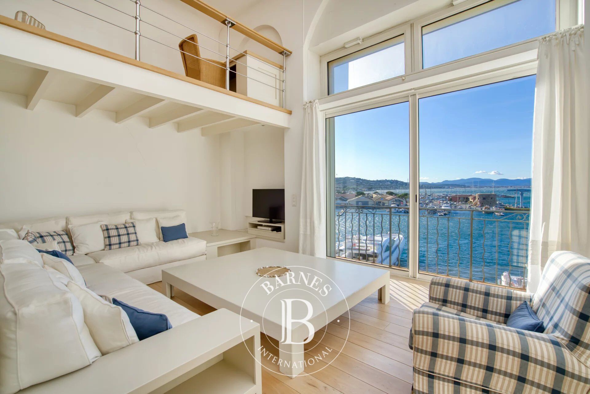 SAINT-TROPEZ - APPARTEMENT SUR LE PORT - 3 CHAMBRES - picture 2