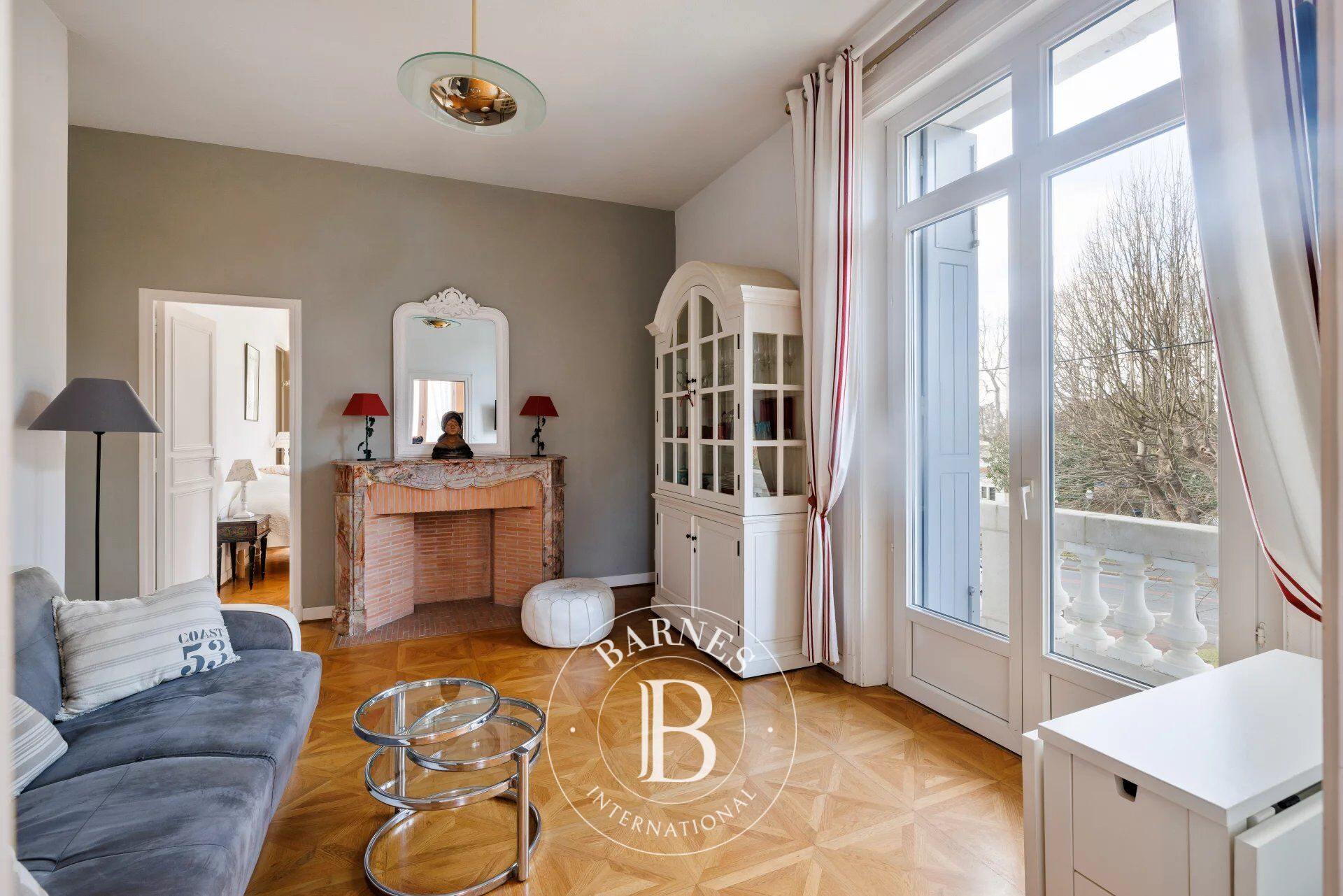 SAINT JEAN DE LUZ, BEL APPARTEMENT DE 55 M² AVEC 3 BALCONS ET PARKING - picture 2