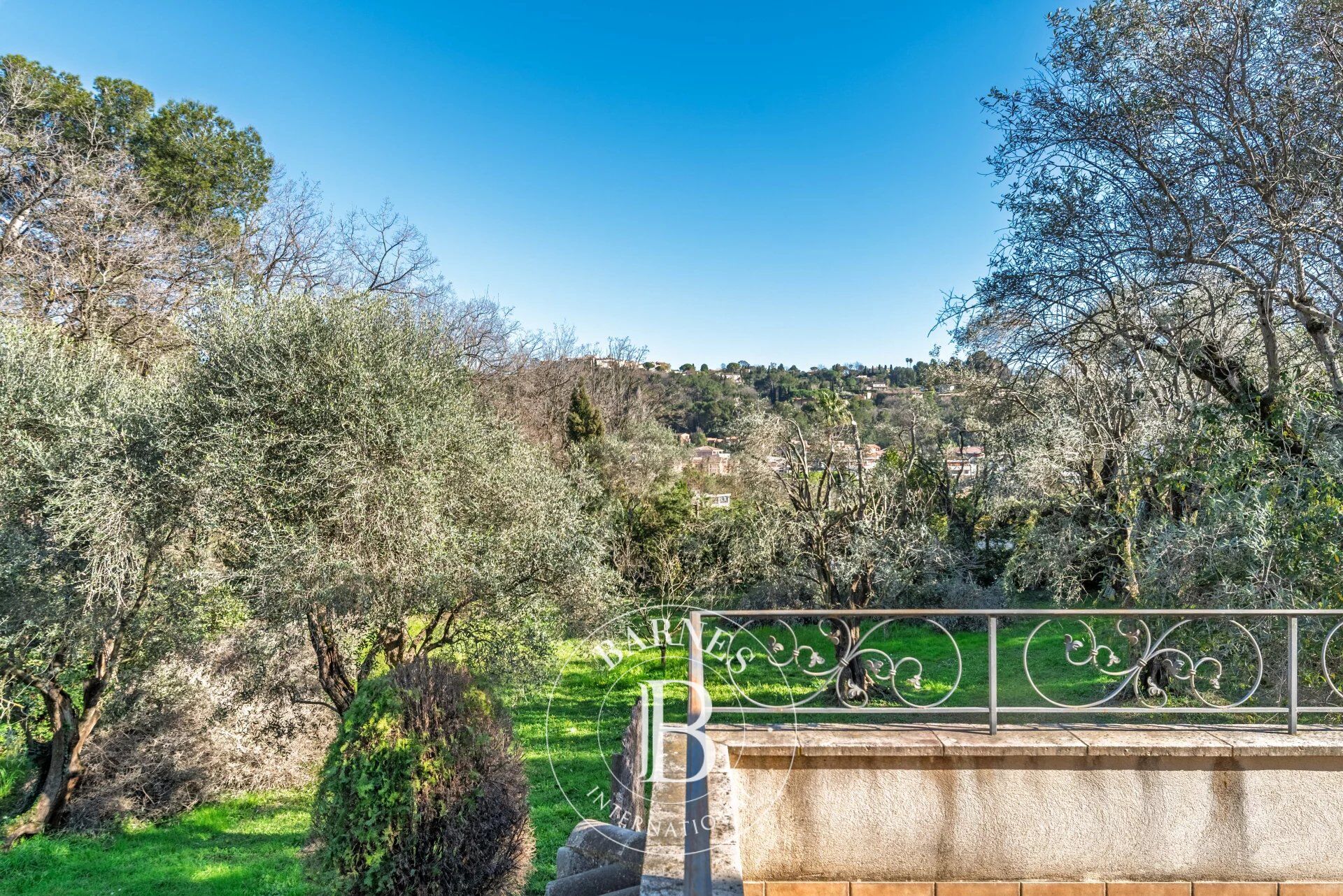 Ev Mougins - picture 18