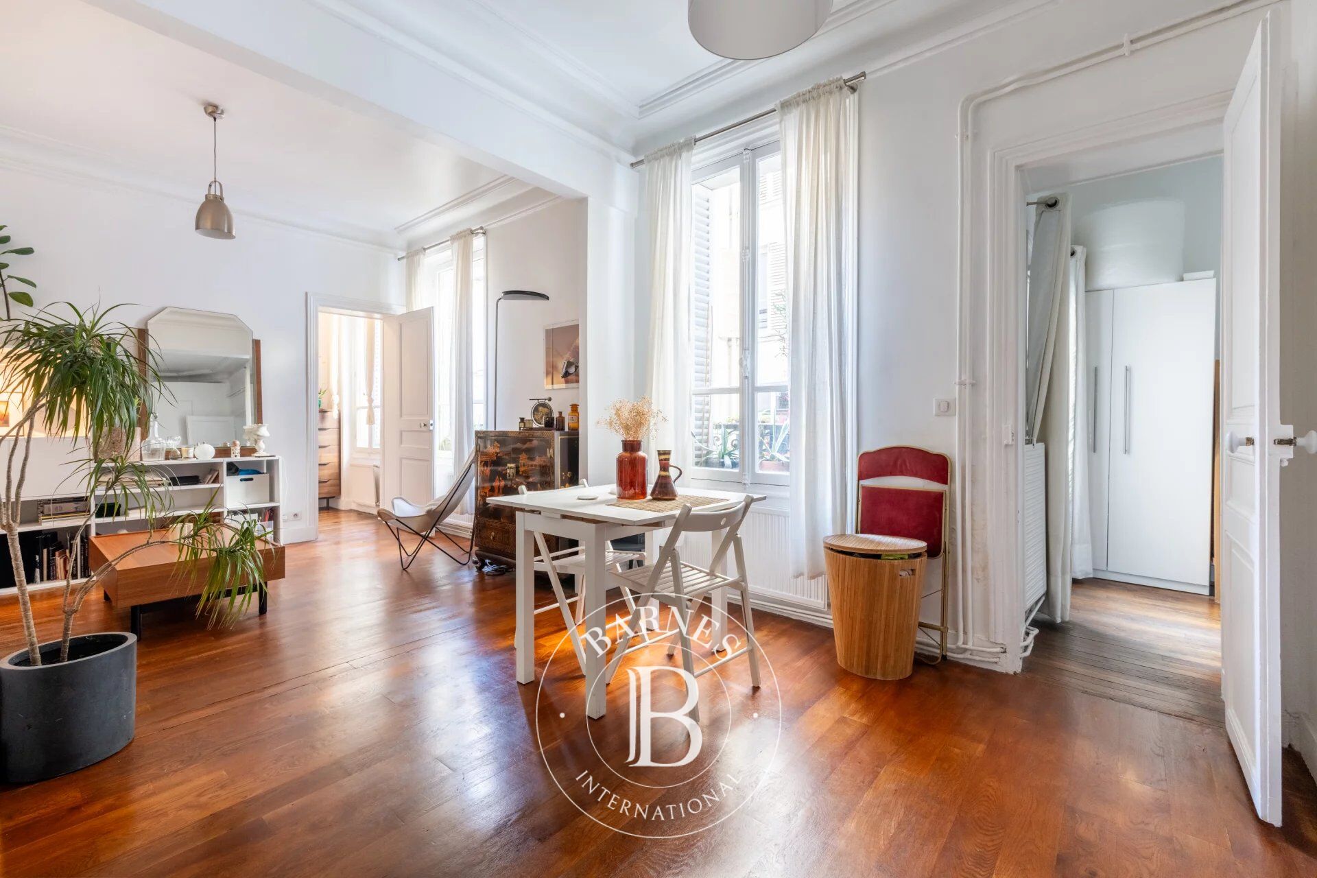 NOUVEAUTÉ - VILLAGE SAINT-MARTIN - MAIRIE Xe - 3 PIÈCES - picture 2