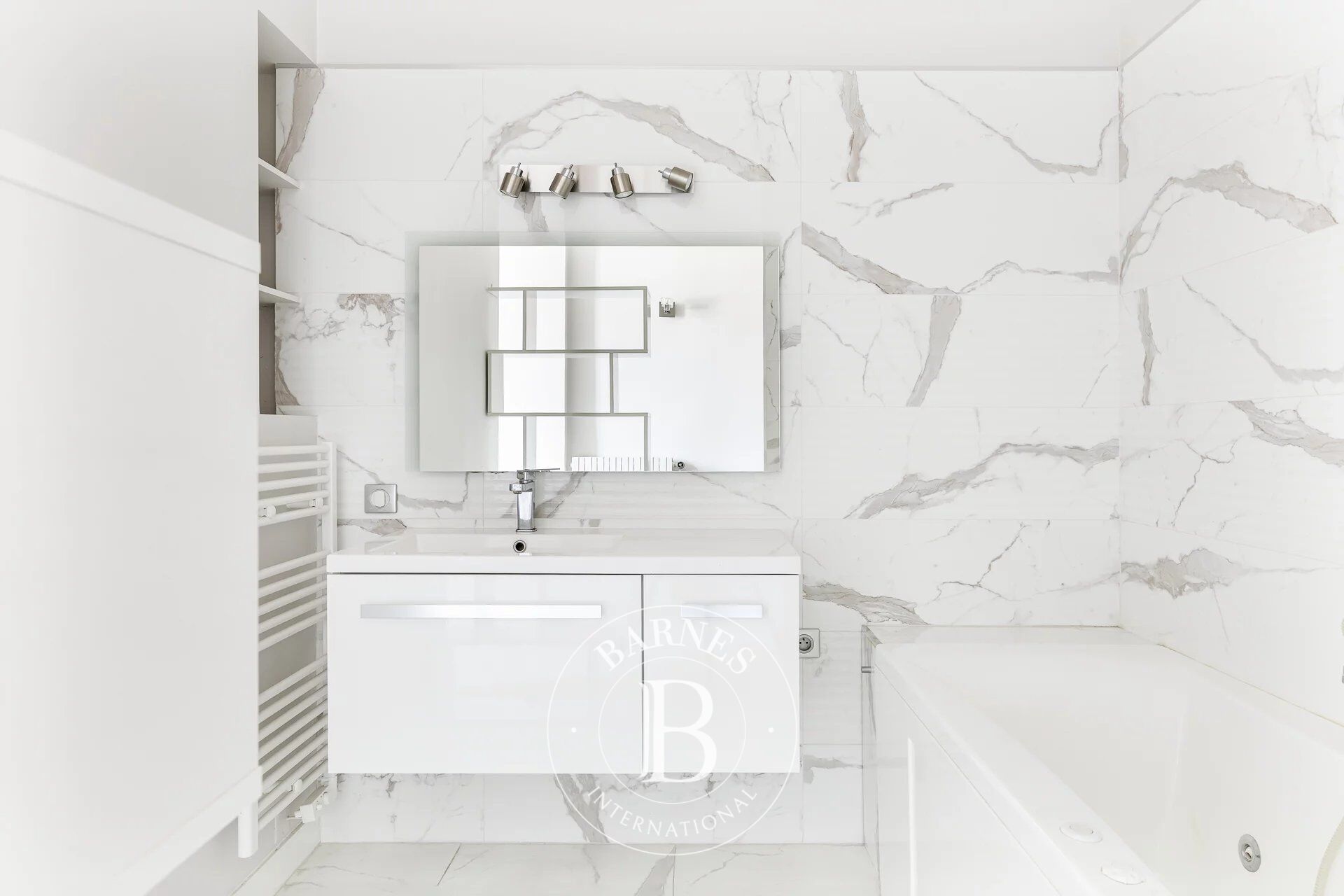 FERMAT, APPARTEMENT DE 113m² AVEC PARKING - picture 3