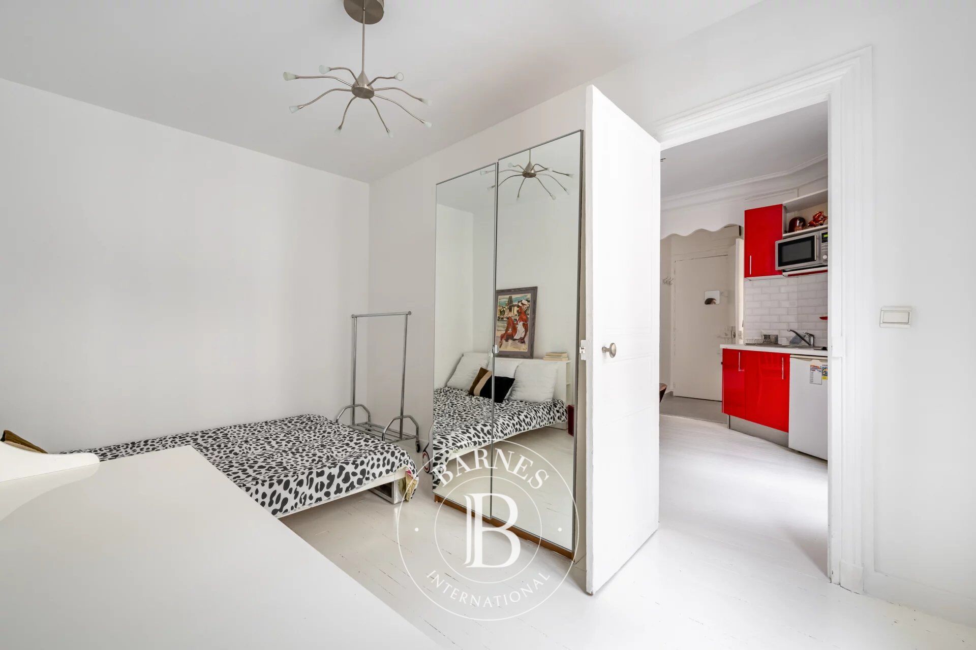 EXCLUSIVITE - PARIS 18E - ABBESSES - 1 CH - 3E ETAGE - ASCENSEUR - picture 2