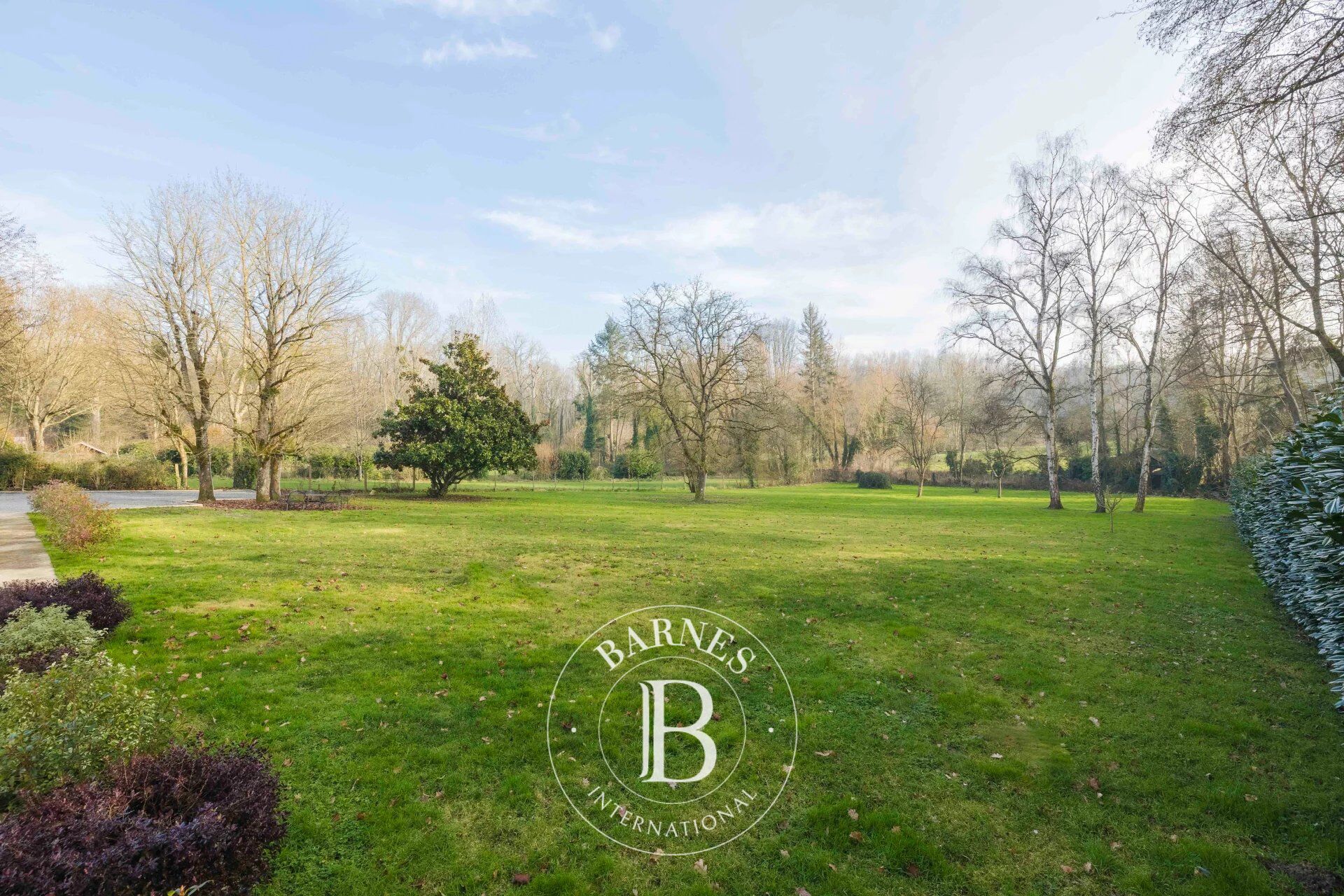 Orgeval : Maison d'architecte neuve et dépendance rénovée (330 m² habitables – 4 chambres) - piscine et prestations haut de gamme - picture 1