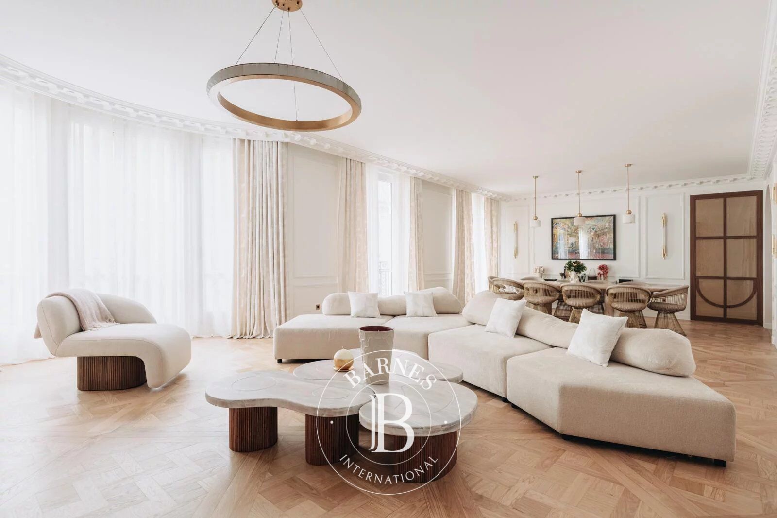 Paris 16 - Place de Mexico - Completely renovated 3 bedroom apartment - picture 1