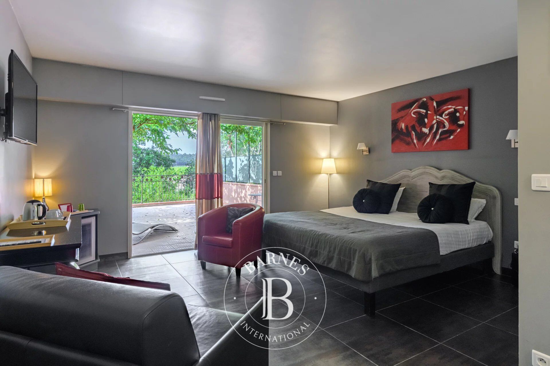 Venta, Hotel Cuers - picture 7