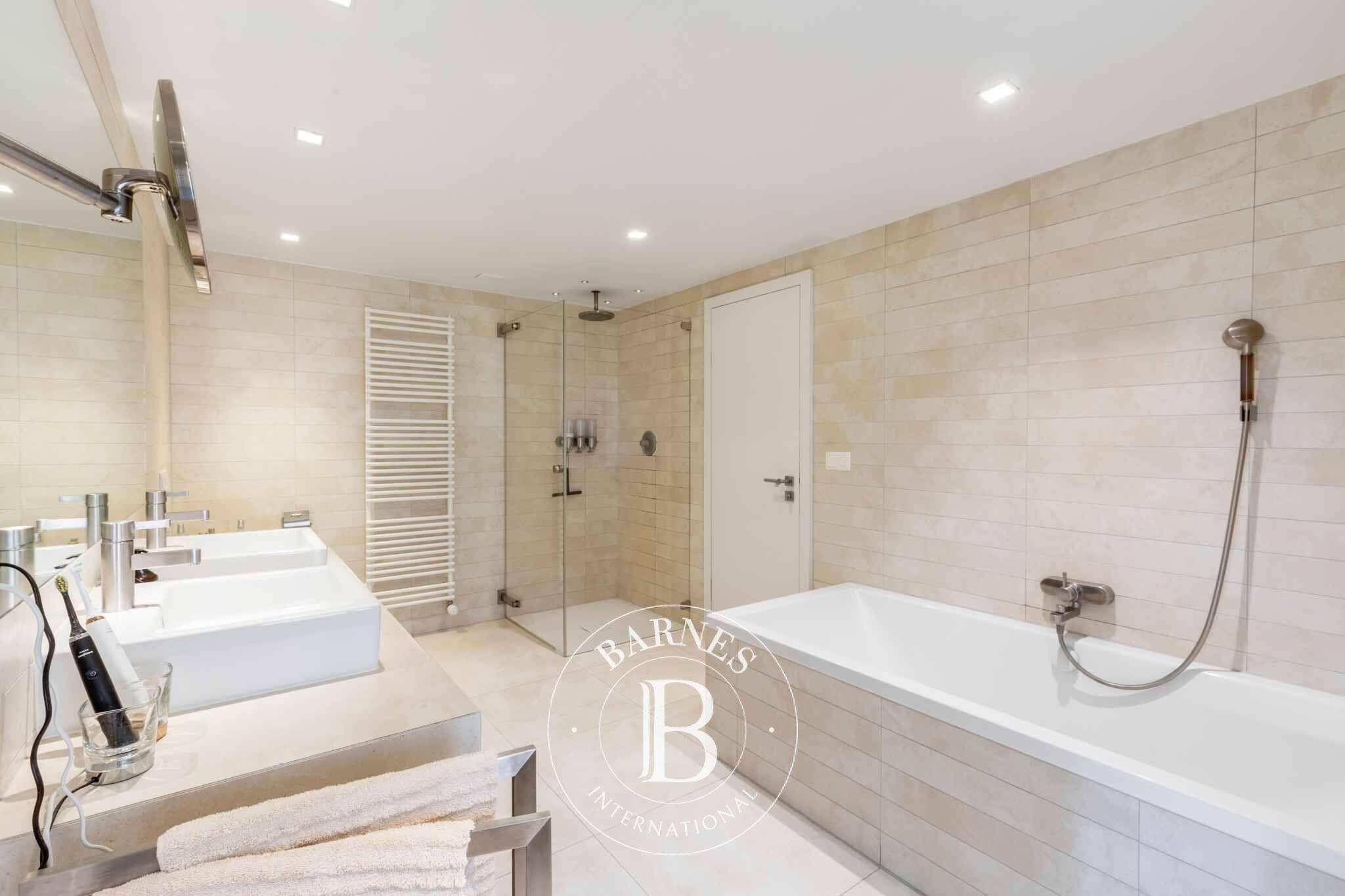 Daire Montreux - picture 10