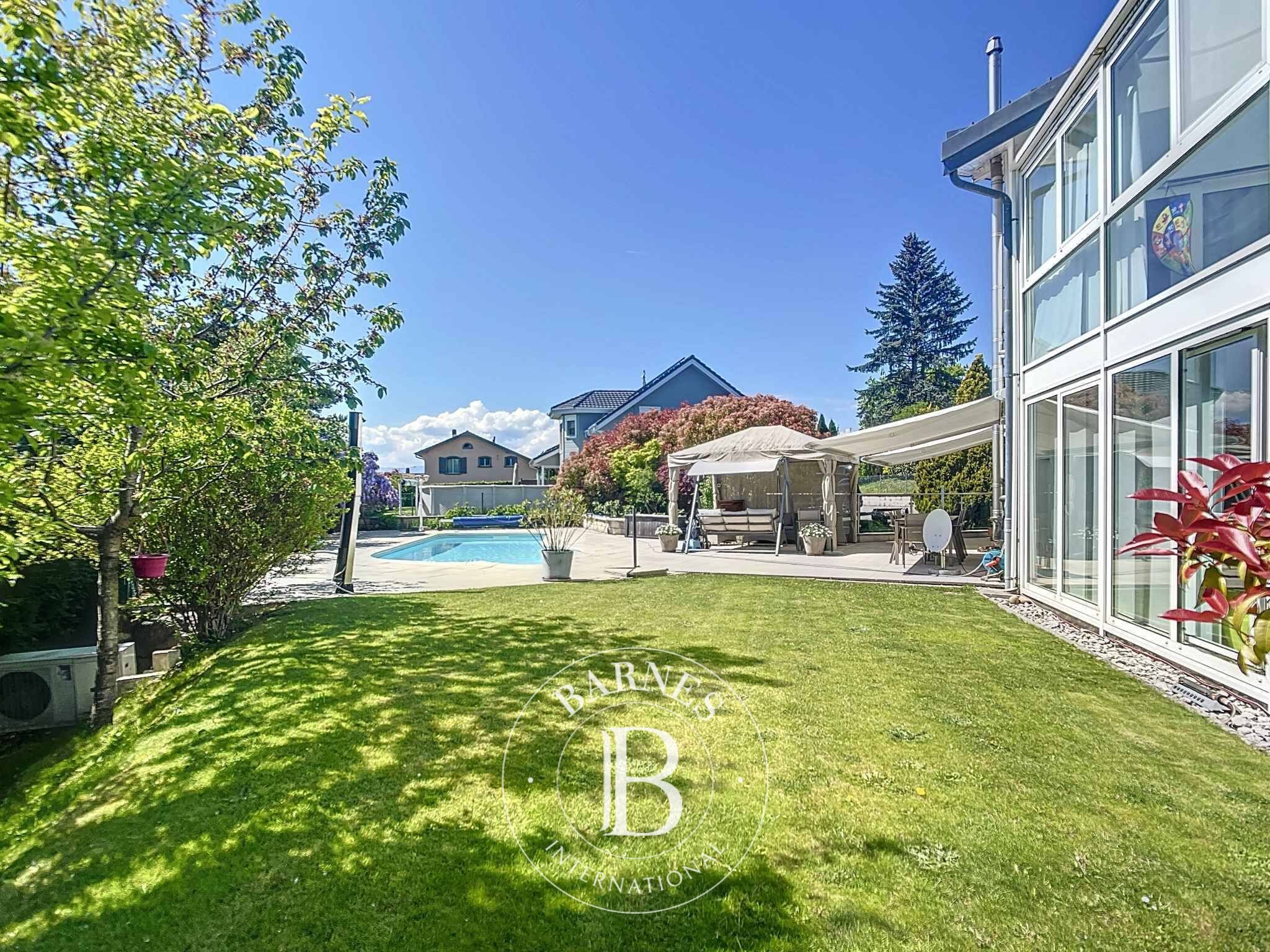 Villa d'exception : deux logements attenants à l'ISL - picture 1