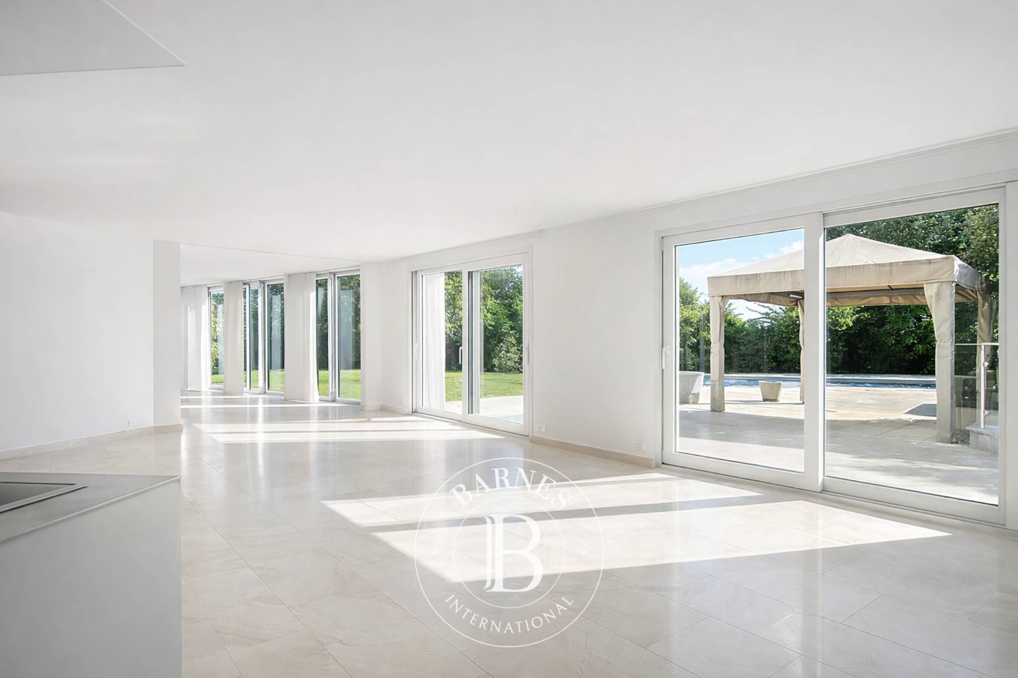 Villa d'exception : deux logements attenants à l'ISL - picture 2