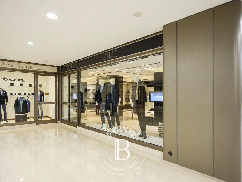 CARRE D'OR - DROIT AU BAIL - COMMERCE